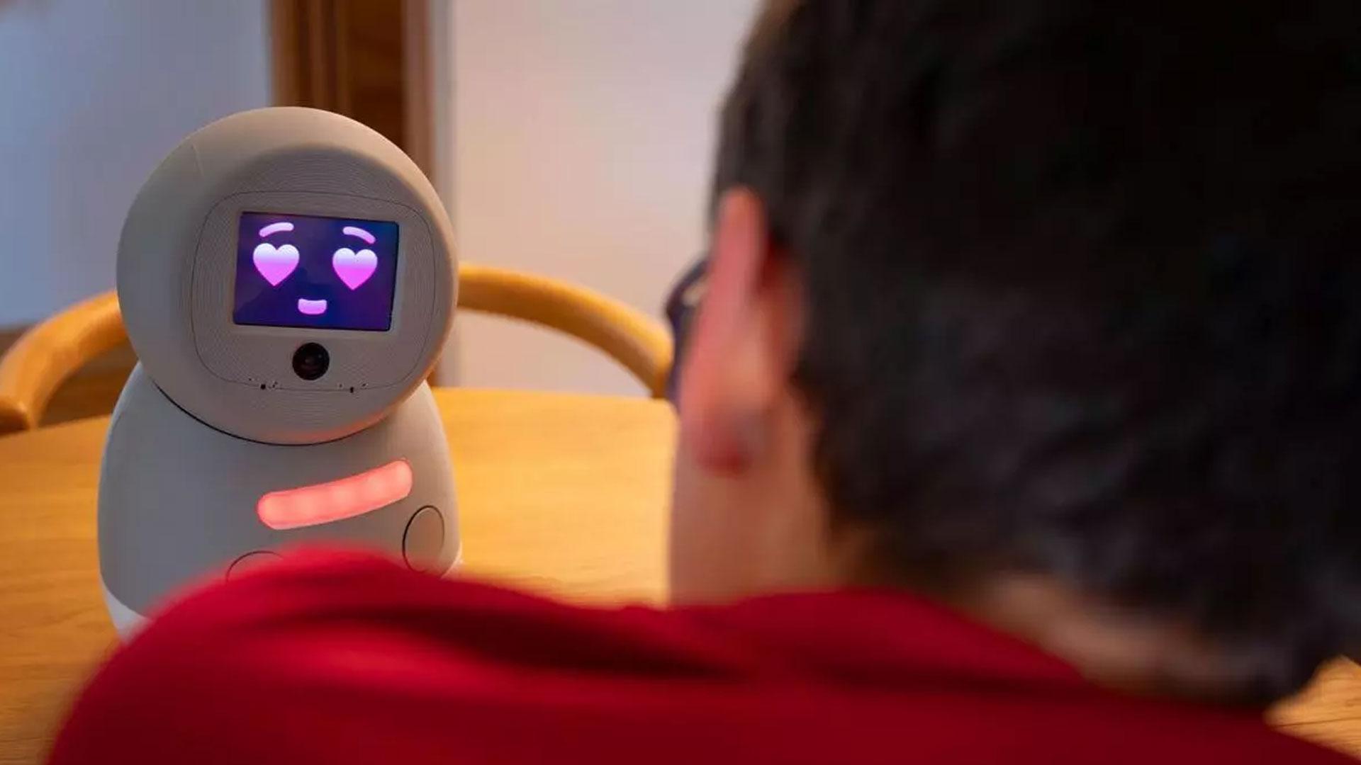 El robot es un facilitador de la comunicación social con los niños y niñas que padecen autismo