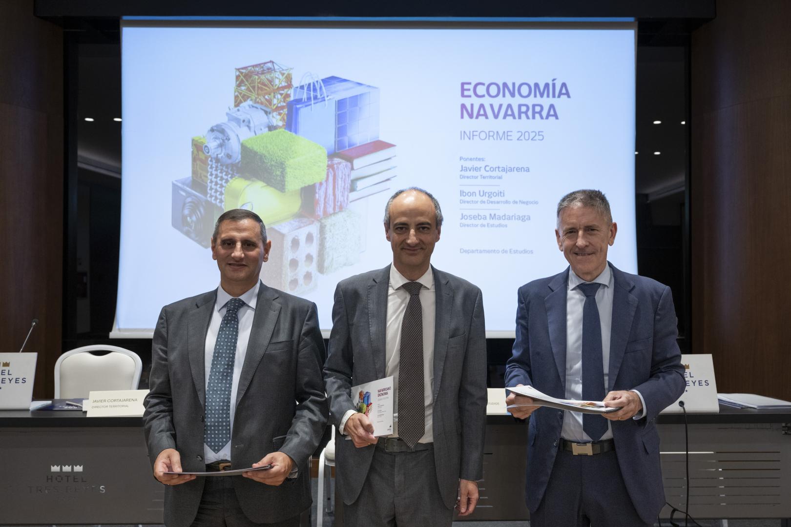 *A: Irati Aizpurua San Román *F: 02-07-26 *T: Informe de la econimía navarra de Laboral Kutxa. *L: Hotel Tres Reyes, Pamplona.