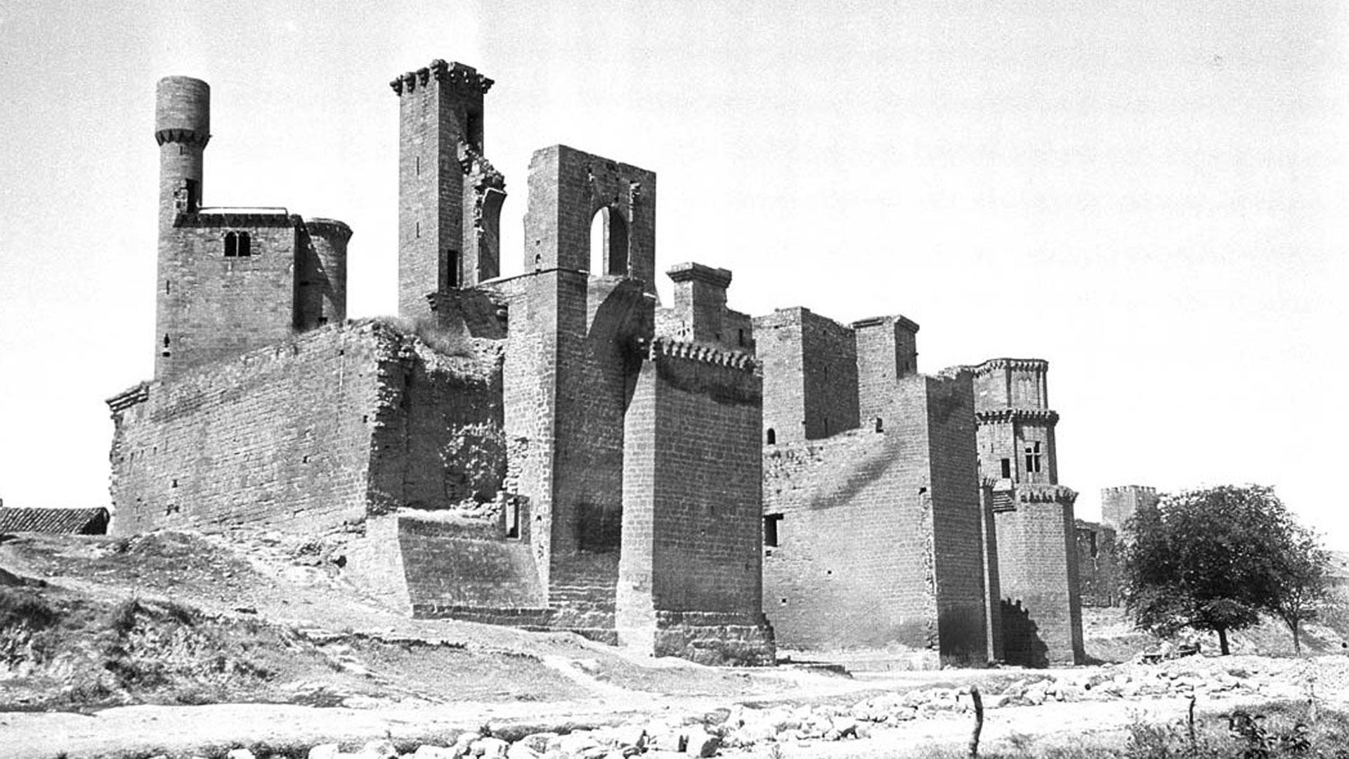 Ruinas del Palacio Real de Olite, una de las fotografías de la exposición