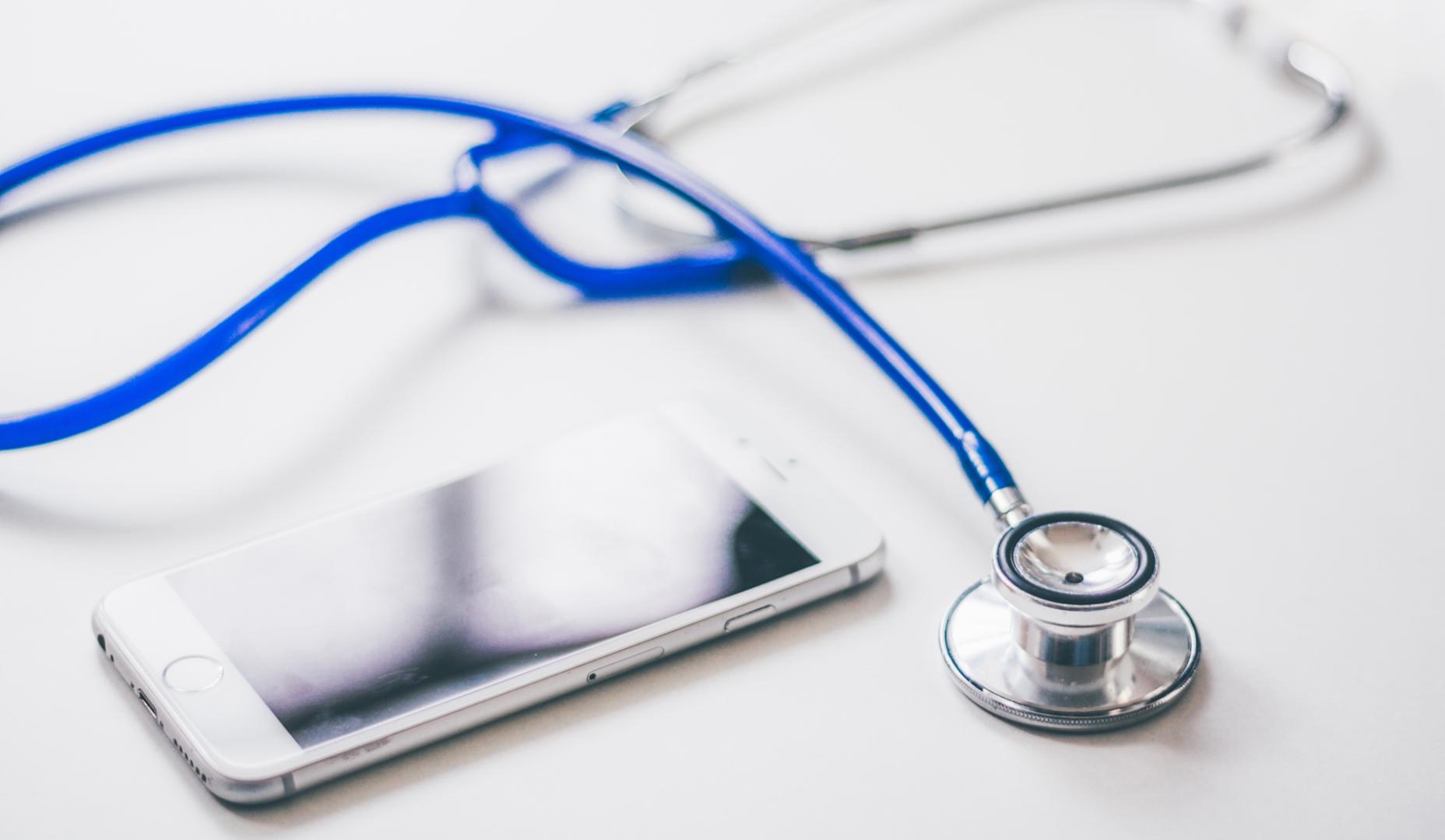 El software de IA, formulará a los pacientes una serie de preguntas y utilizará sus respuestas para sugerirles el servicio médico más adecuado