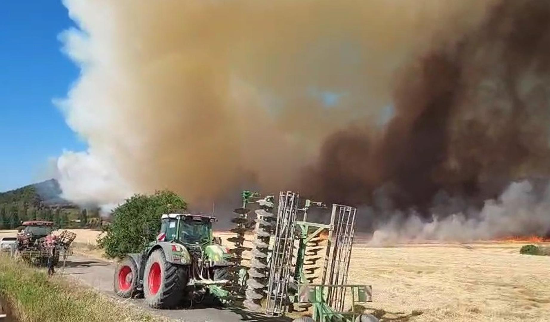 Vídeo de las llamas avanzando en el incendio de Imárcoain