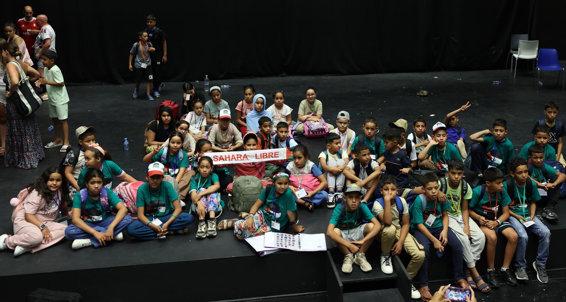 Niños y niñas saharauis, recibidos en el centro cívico de Orkoien