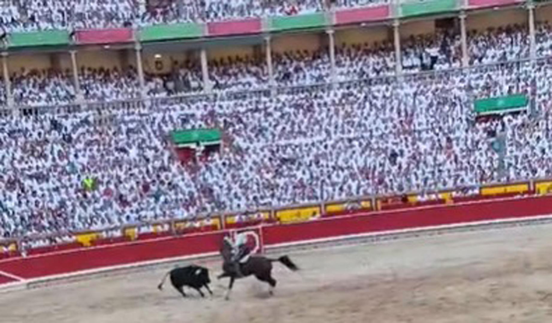 Una buena banderilla de Armendáriz que hace que la música suene de nuevo en Pamplona