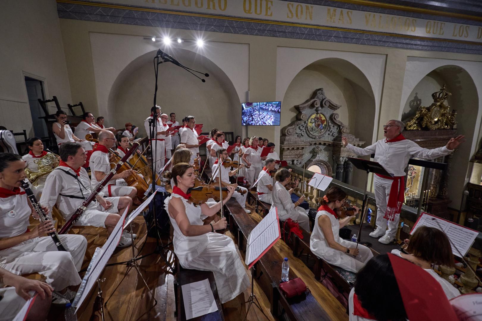 Ricardo Zoco dirige a la Capilla de Música de la Catedral y a la Orquesta Sinfónica de Navarra en la iglesia de San Lorenzo