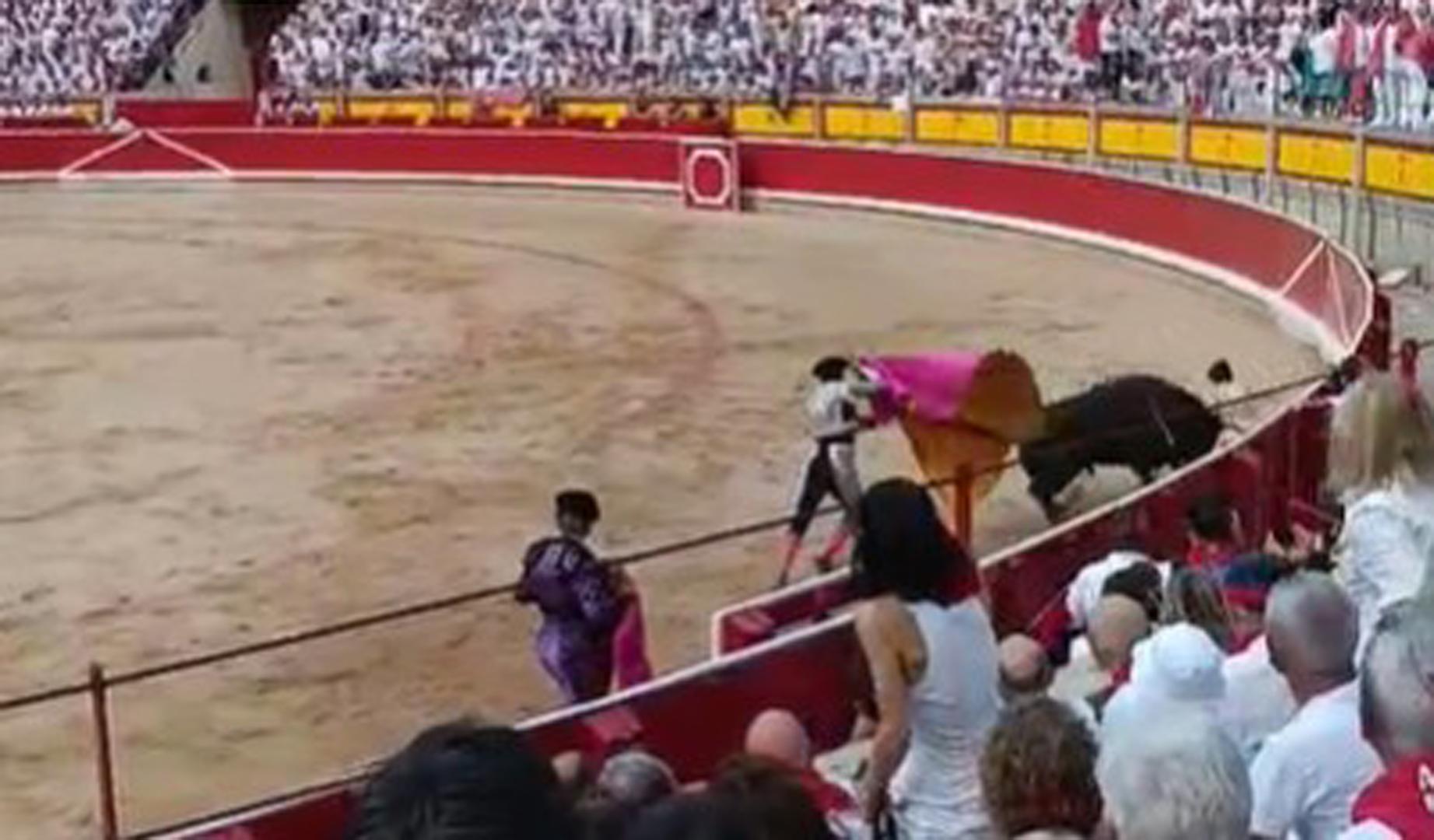 Vídeo del susto a Aarón Palacio en el último toro de la tarde