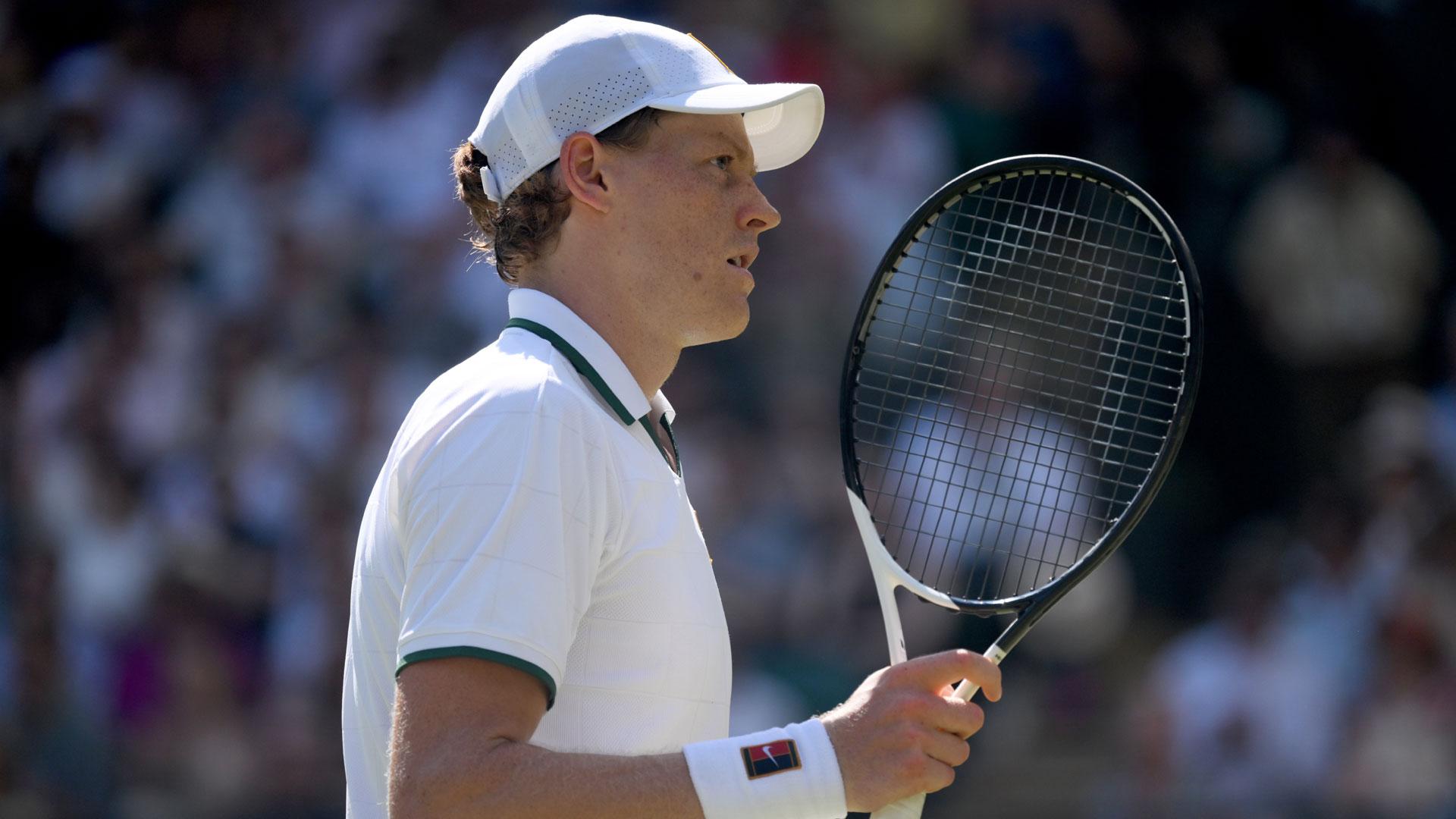 El tenista italiano Jannik Sinner se impuso al alemán Jan-Lennard Struff en cuartos de final de Wimbledon