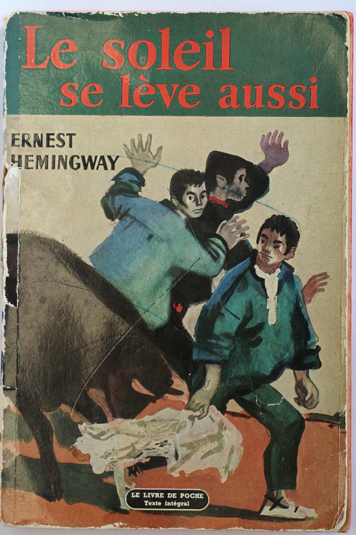 A: EDUARDO BUXENS F: 07 JULIO 2026 L: DN T: PORTADA DE LA PUBLICACIÓN FIESTA DE ERNEST HEMINGWAY EN FRANCÉS CON LA FIRMA DEL AUTOR