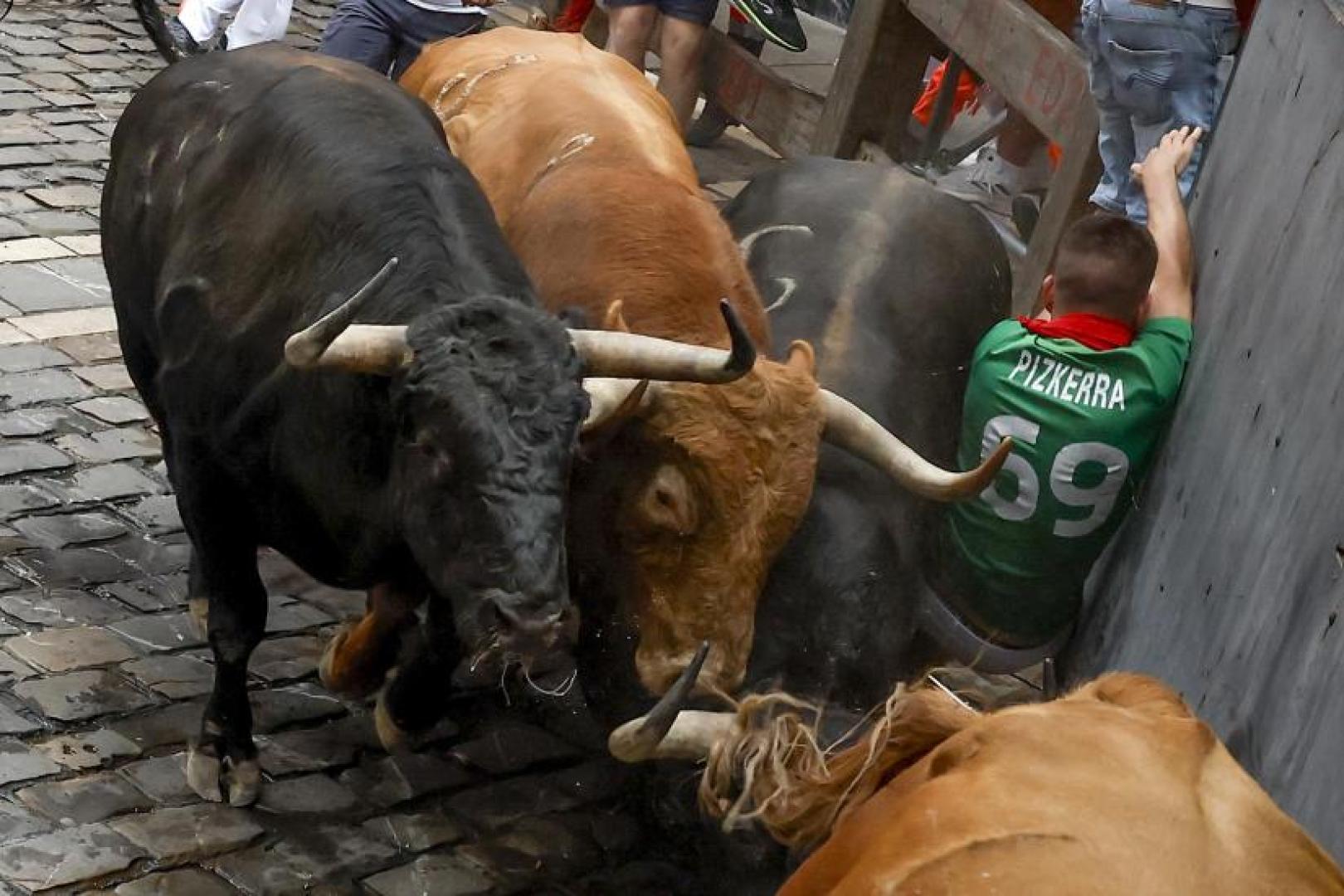 Vídeo de los tres momentos de peligro en el cuarto encierro de San Fermín