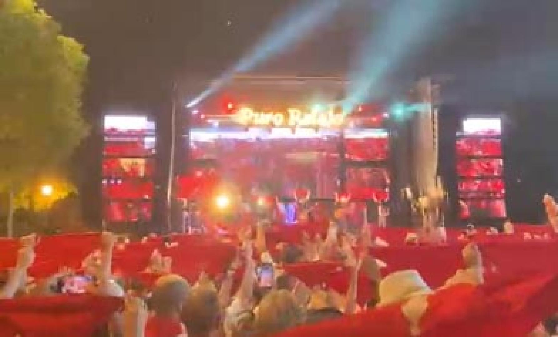 Un momento del concierto de Puro Relajo en Antoniutti en San Fermín 2026