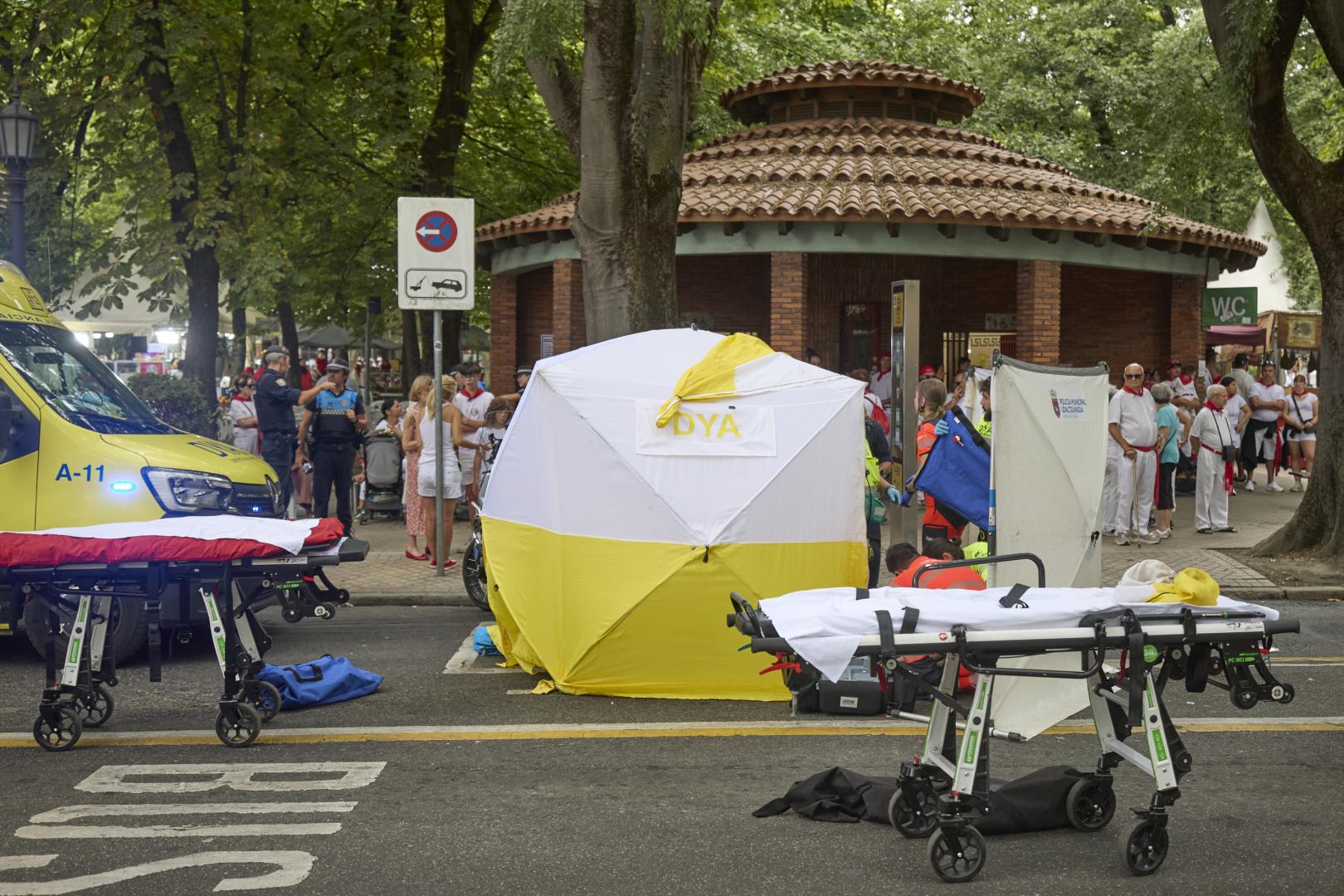 Los servicios de emergencia, en el lugar del atropello de los niños.