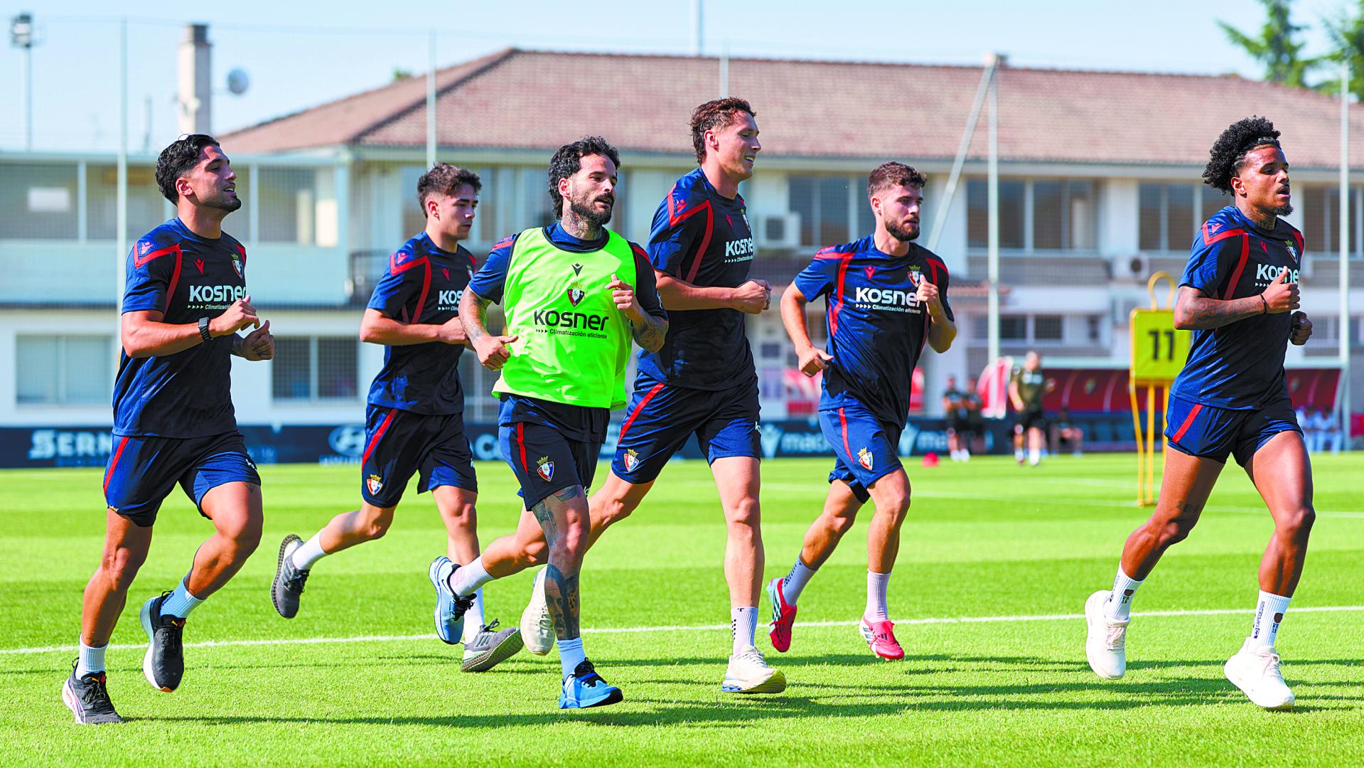 Iker Benito, Asier Bonel, Rubén García, Jorge Herrando e Iker Muñoz, en la segunda sesión de pretemporada
