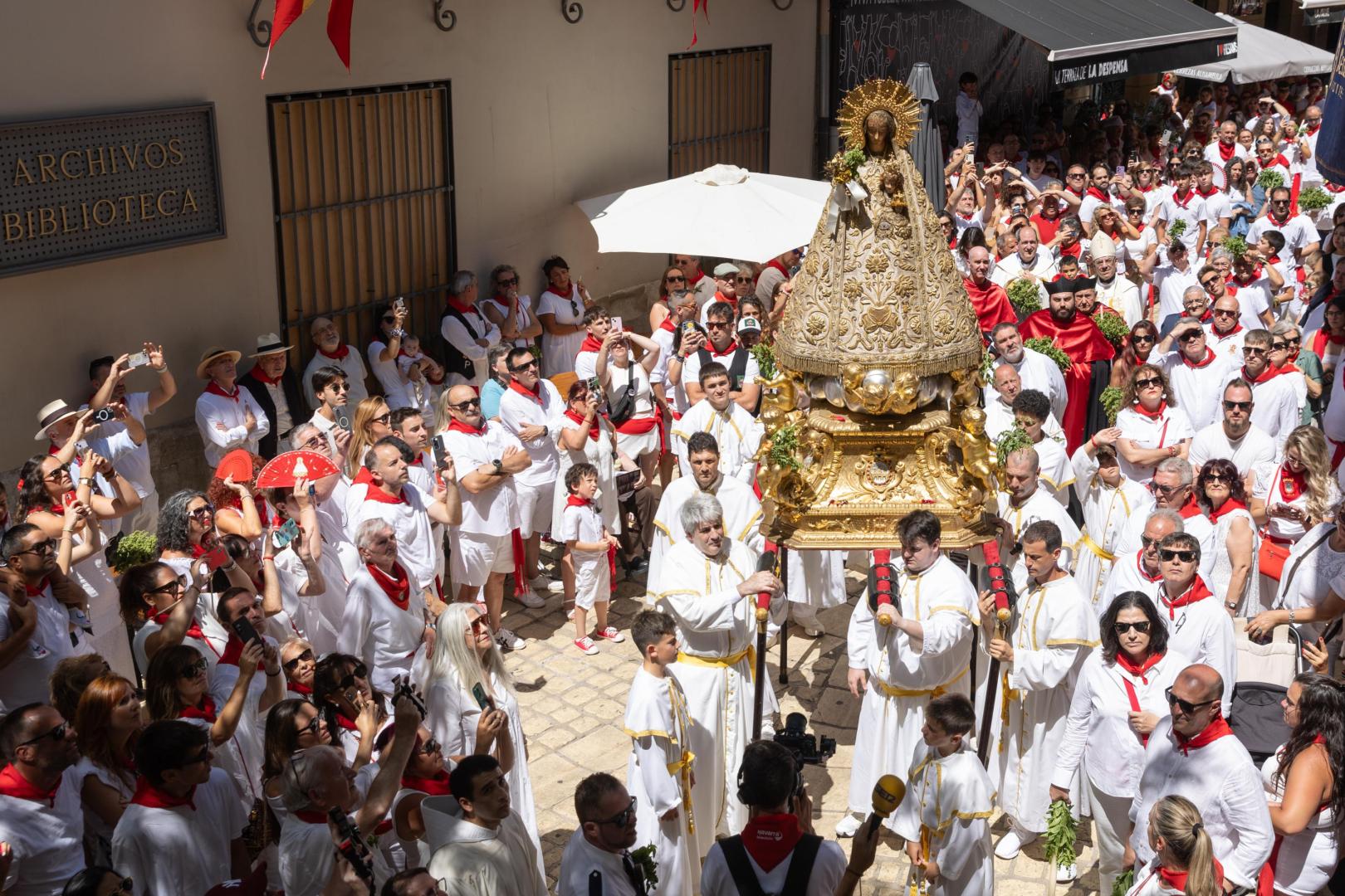Procesión en honor a Santa Ana durante las fiestas patronales de Tudela de 2025