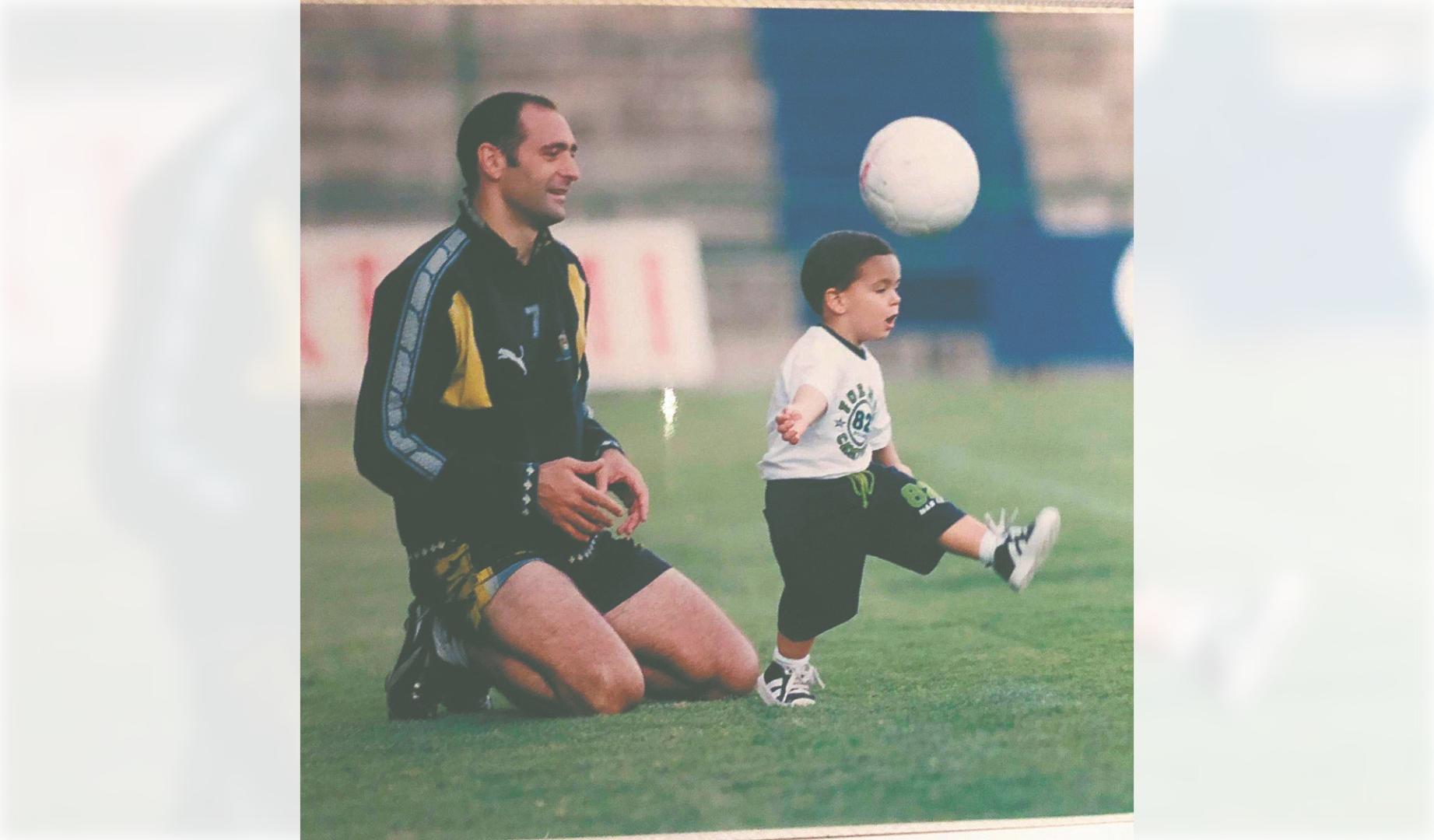 Miguel Merino, con su hijo Mikel con apenas dos años