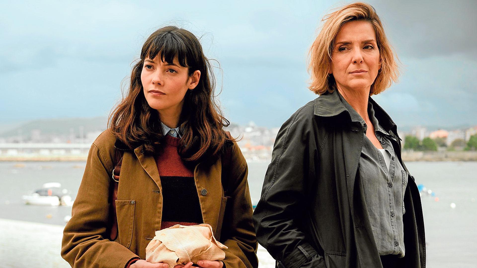 Mireia Oriol y Eva Martín, en un fotograma de ‘Ágata y Lola’