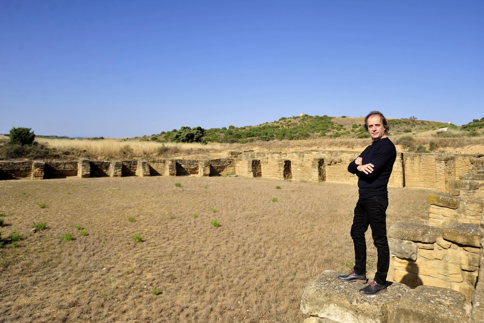 Alberto Urroz Jaurrieta, en el depósito de aguas de las ruinas romanas de Andelos, en 2023