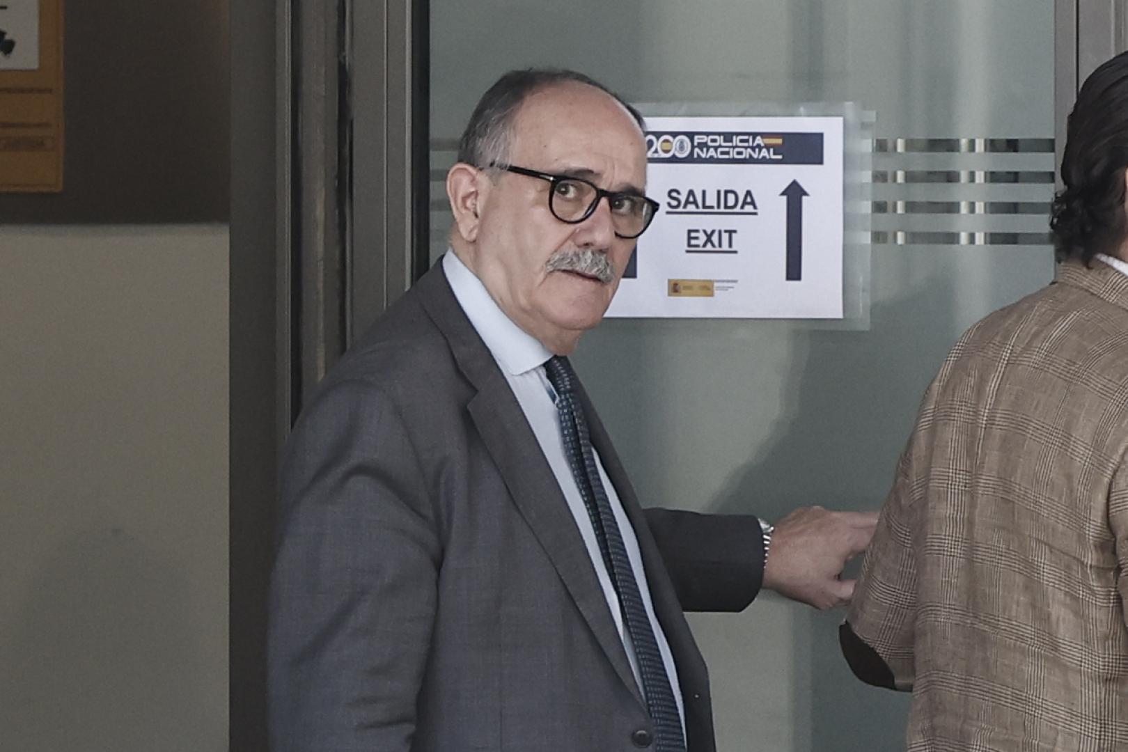 El abogado José Aníbal Álvarez, primer abogado del exministro José Luis Ábalos en el caso Koldo, a su salida de la Audiencia Nacional tras declarar como testigo este lunes
