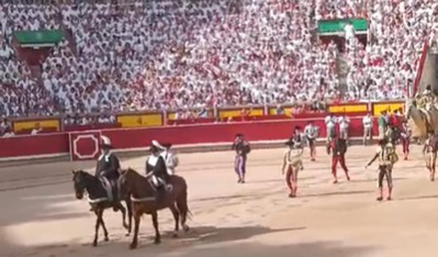 Va a comenzar la penúltima corrida de la feria del toro