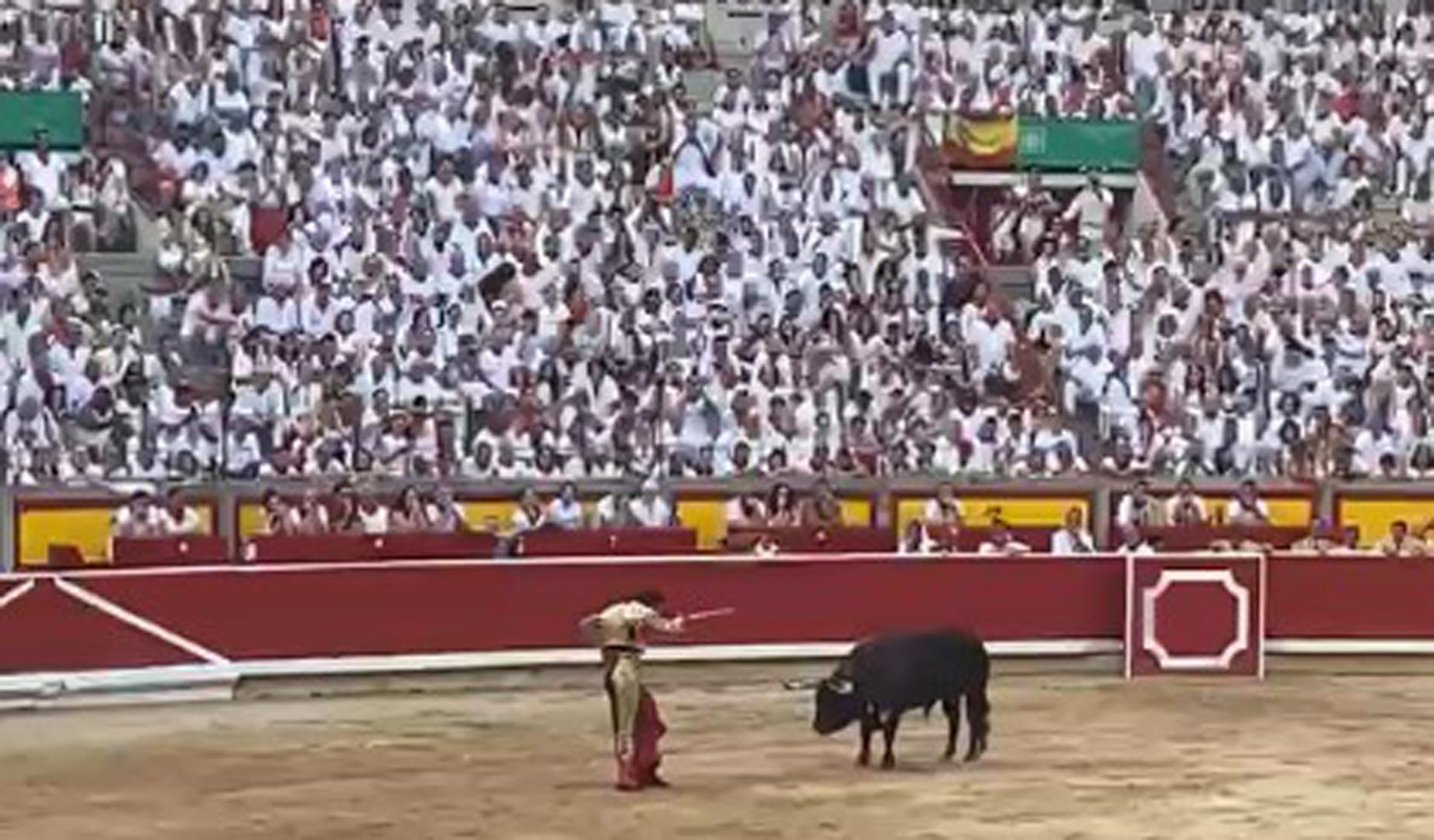 Gran estocada al sexto de Tomas Rufo