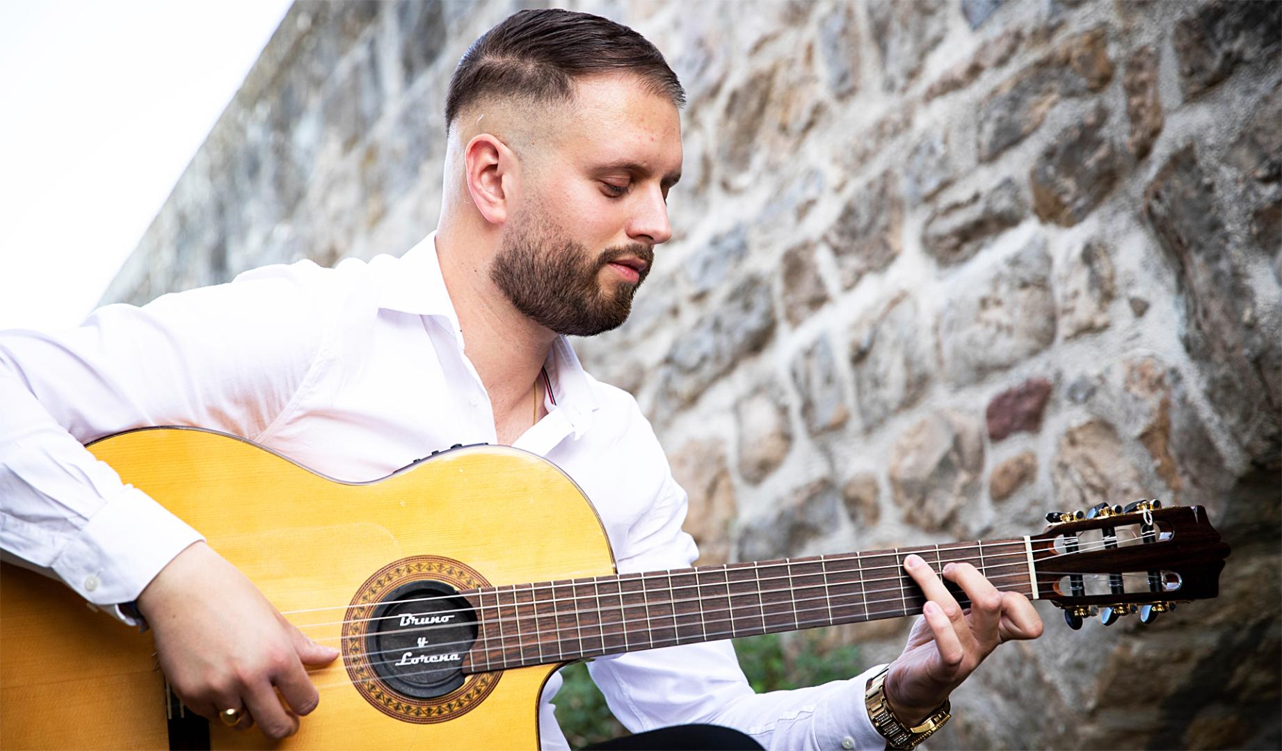 El guitarrista Bruno Jiménez lleva a Estella su propuesta flamenca 'Instinto'
