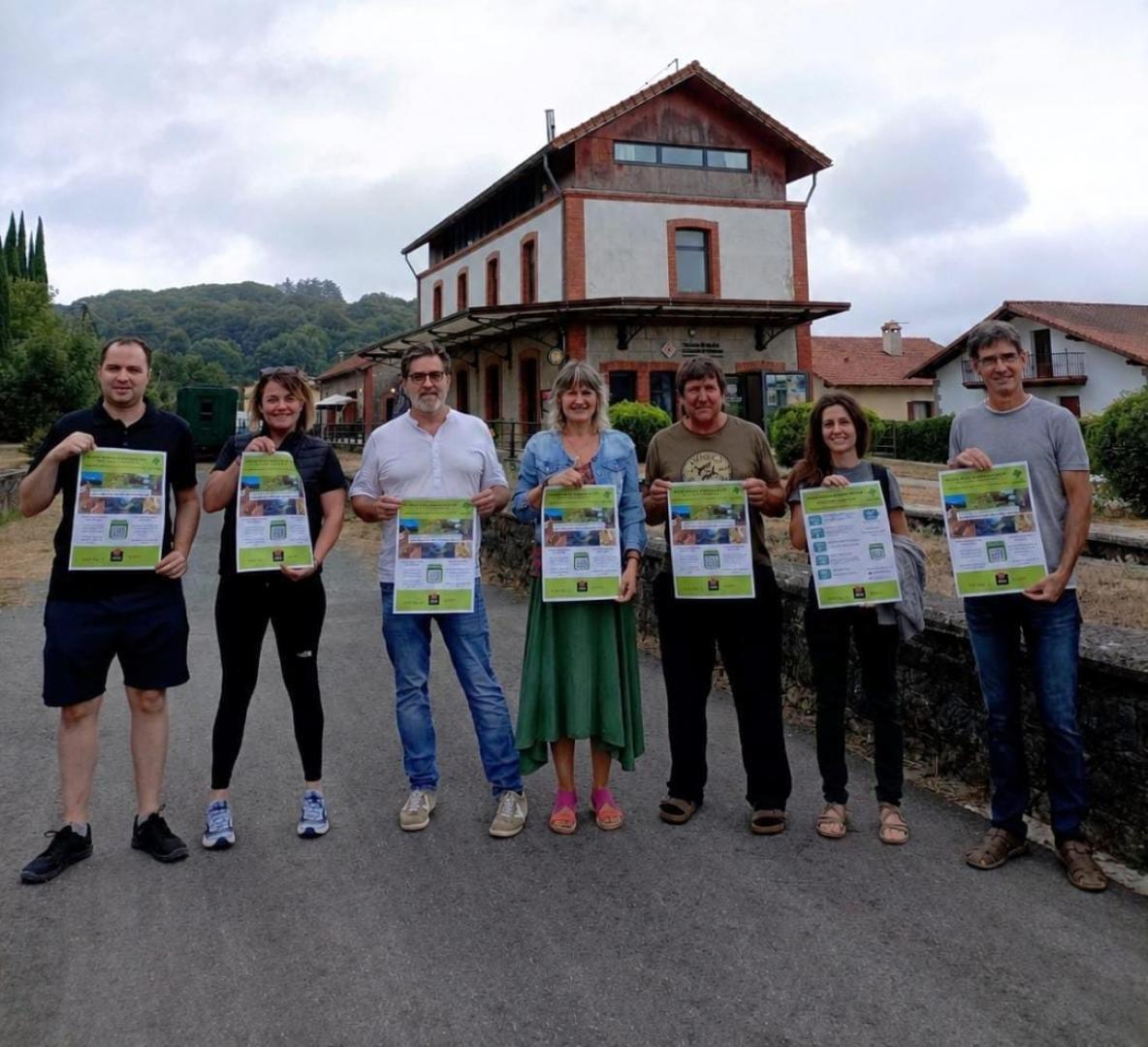 Representantes de municipios de Mendialdea y del Consorcio Turístico del Plazaola en la presentación de la segunda edición de 'Explora Plazaola-Mendialdea'