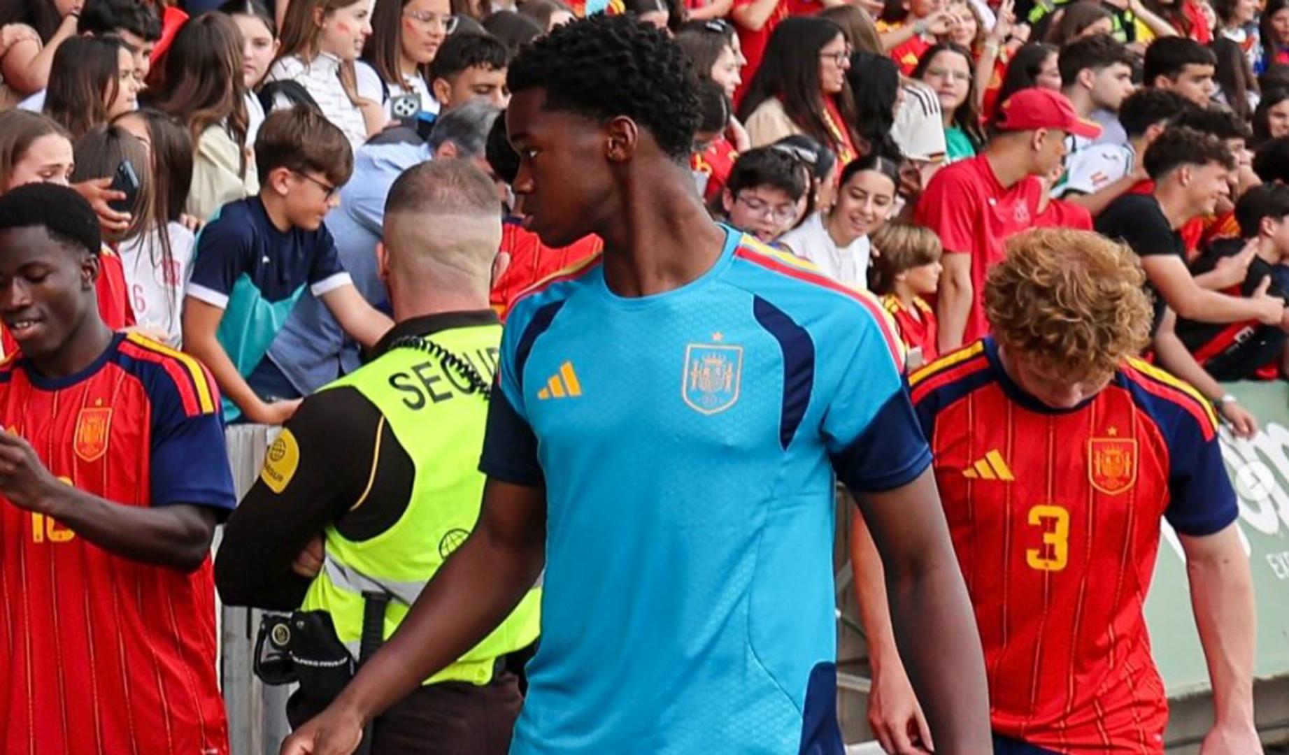Darlington Osuchukwu con la selección española sub-17