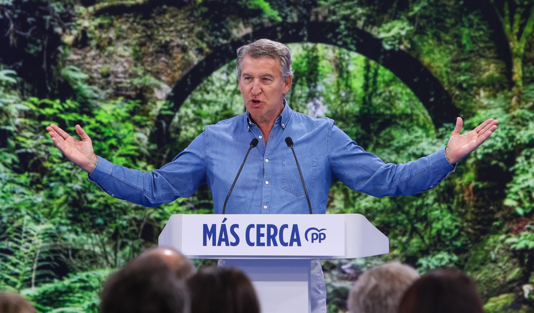 El líder del PP, Alberto Núñez Feijóo, clausura el acto de presentación de los candidatos a las capitales de provincia para las elecciones municipales de 2027