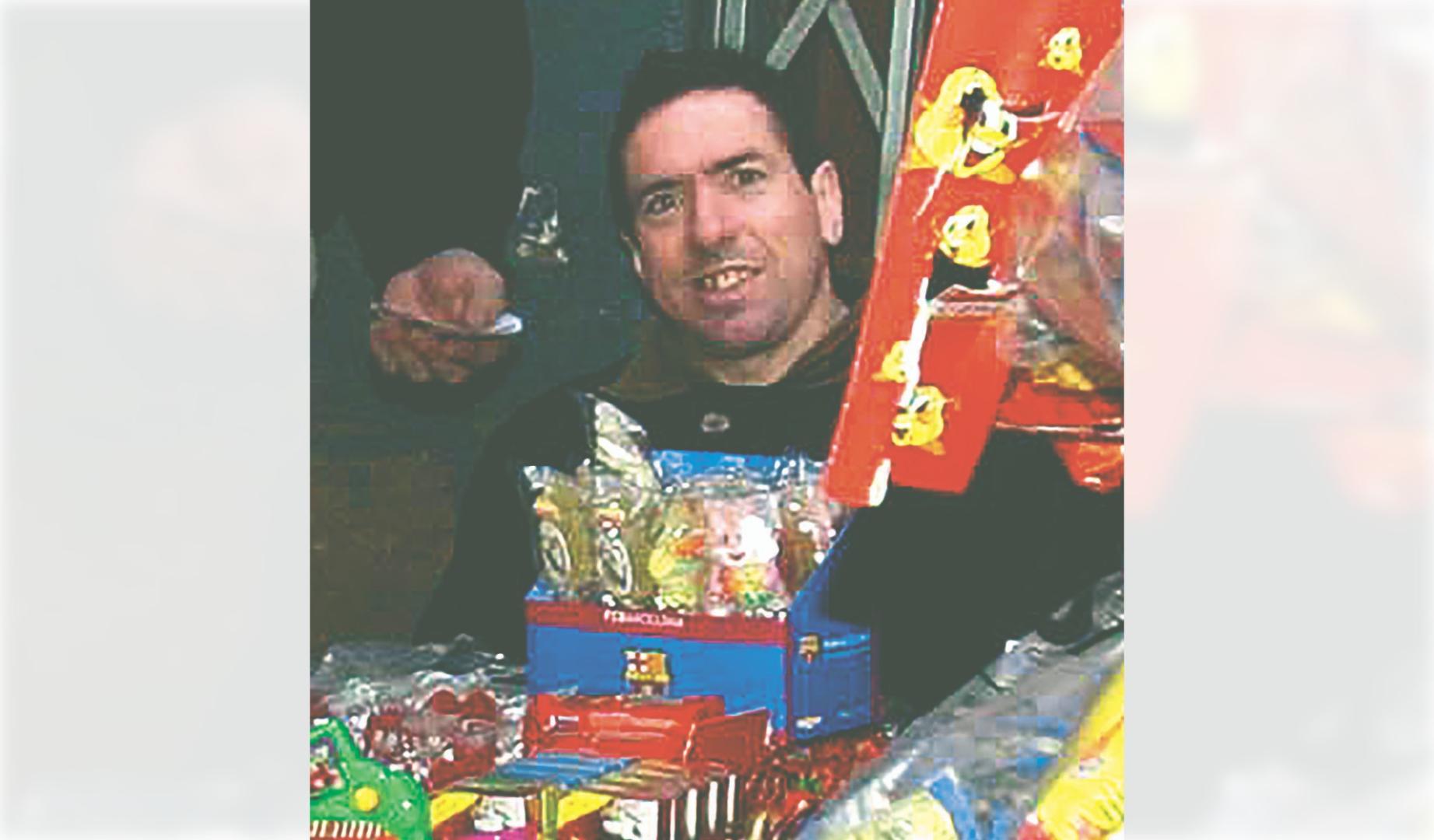 Prudencio Catalán, en su quiosco