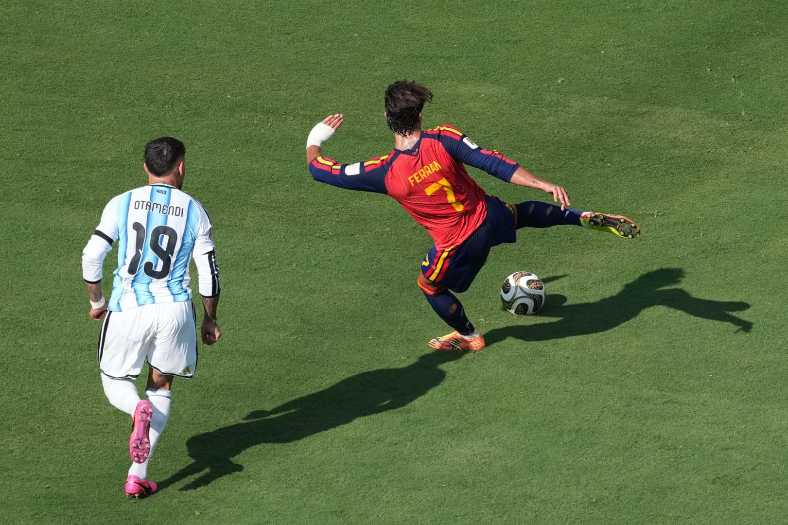Momento en el que Ferran Torres anota el gol de España