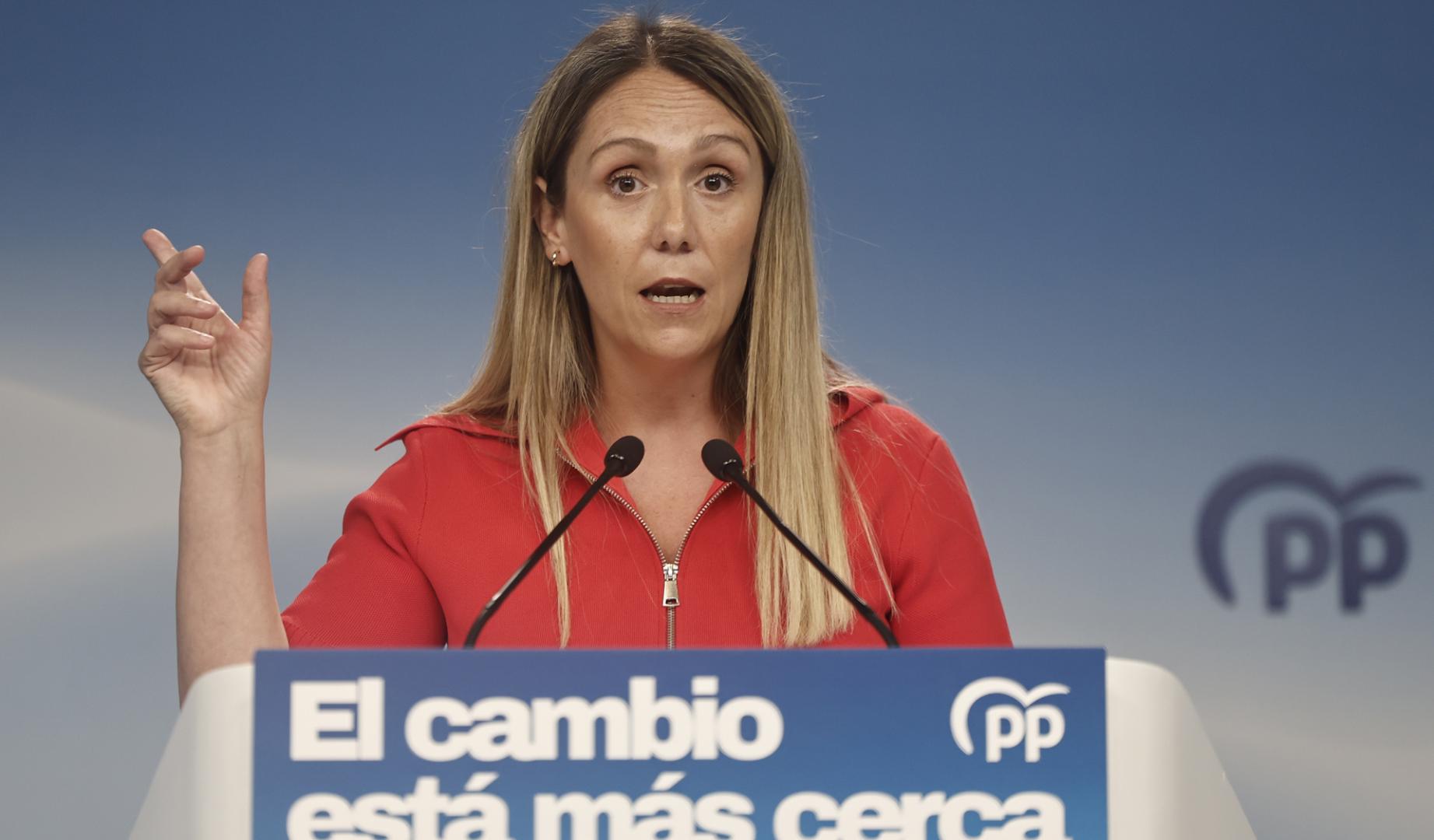 La vicesecretaria de Coordinación Sectorial del Partido Popular, Alma Ezcurra, duranre la rueda de prensa tras el Comité de Dirección del partido celebrado este lunes en la sede del partido en Madrid.