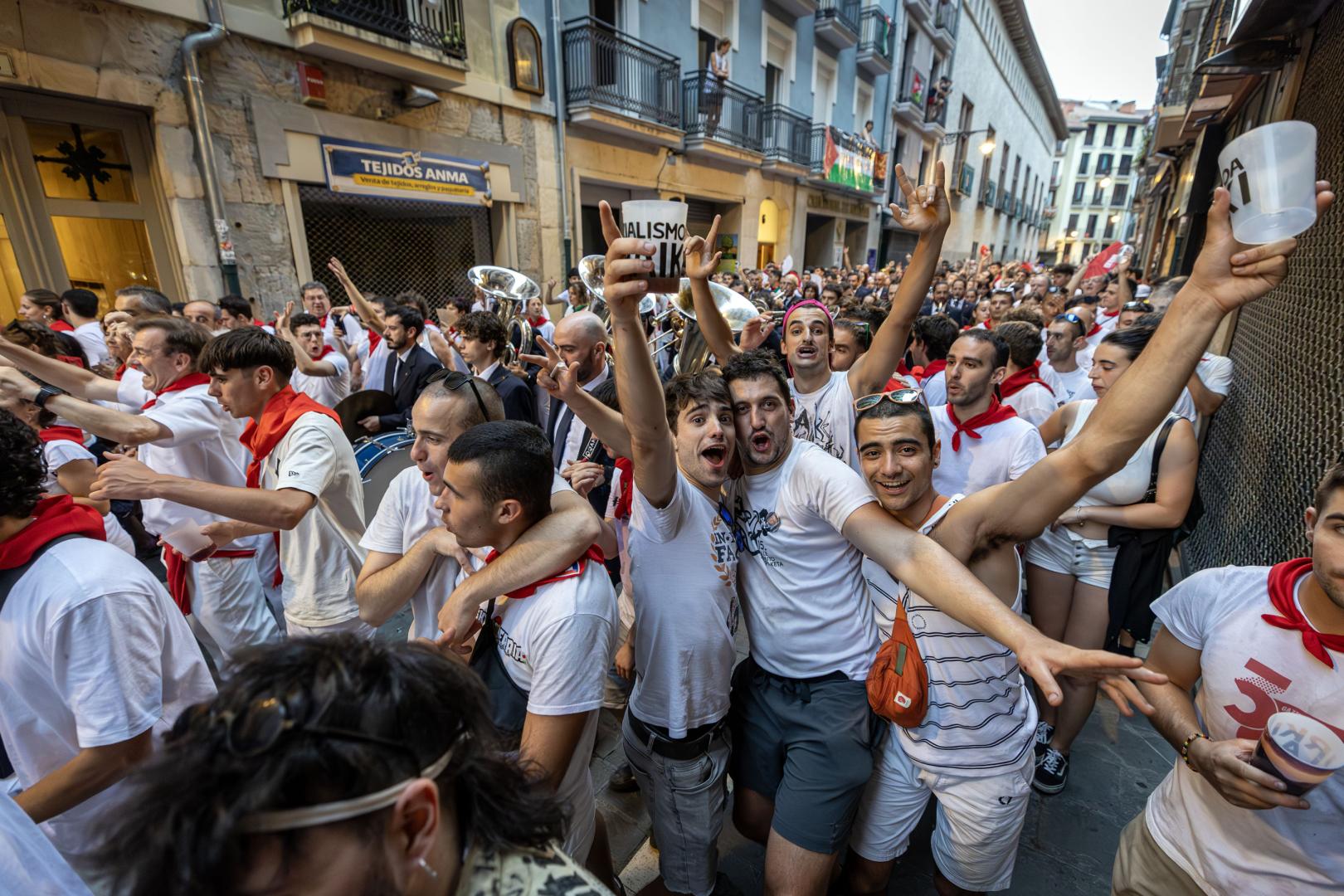 A: Jesús Caso F: 13-07-2026 P: L: Pamplona T: San Fermín. Dianas.
