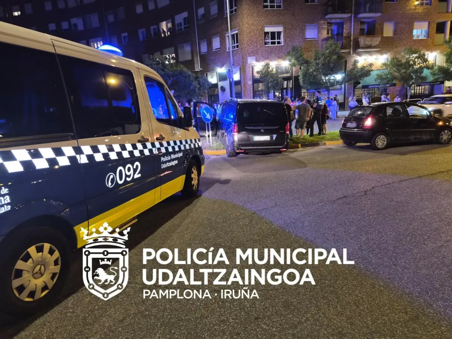 Imagen de la furgoneta en el acceso a la rotonda de la plaza Sancho Abarca, en la Rochapea