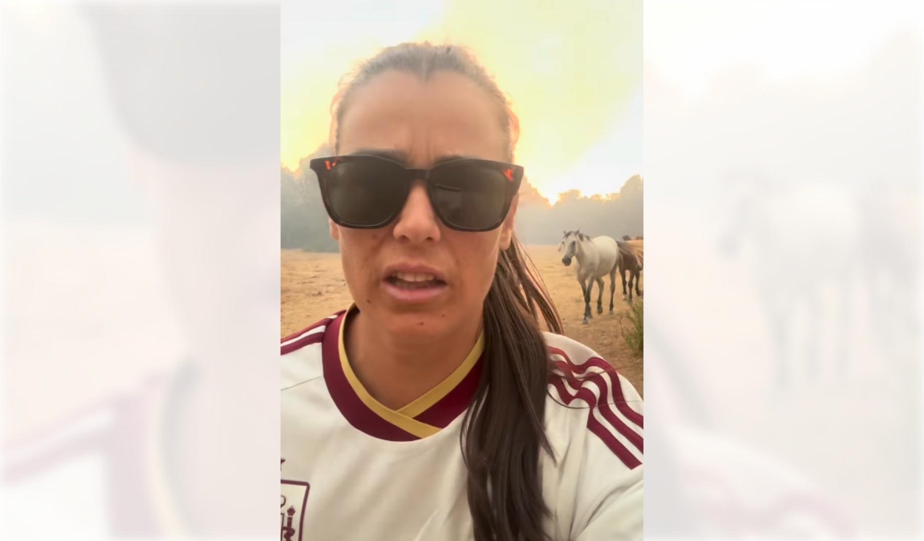 Captura de un vídeo publicado por Isabel Aaiún en Instagram en el momento de evacuar a sus caballos