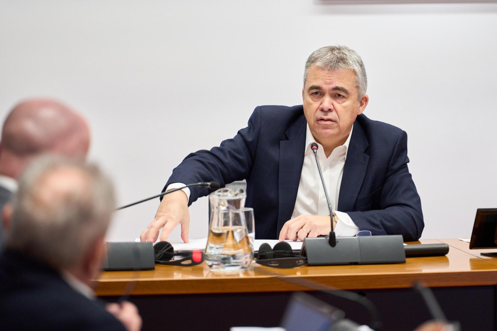 Santos Cerdán, durante su comparecencia el pasado febrero en la comisión de investigación del Parlamento de Navarra