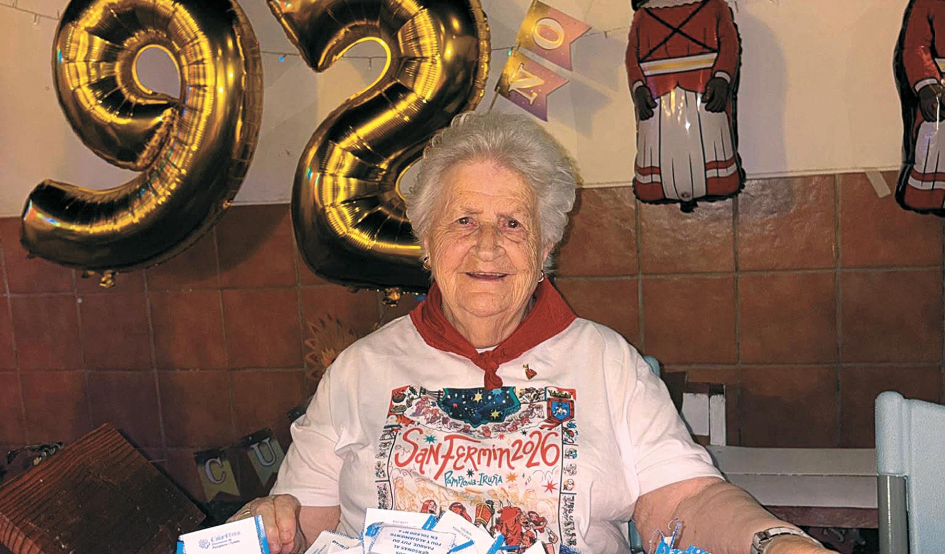 Pilar Tabar Azcárate (Cortés, 1934) en su 92 cumpleaños, el pasado 10 de julio con sus ‘regalos de cumpleaños’.