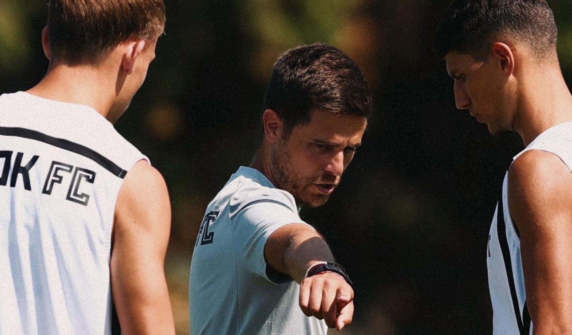 Alessio Lisci durante un entrenamiento con el PAOK
