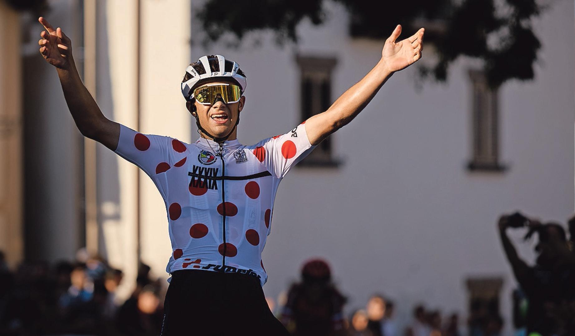 Luca Martínez, de Lakuntza, se impuso en la tercera etapa de la Vuelta, con meta en Undiano