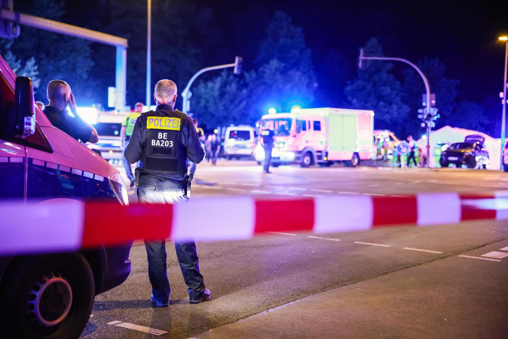 Efectivos de policía, en el lugar del atropello