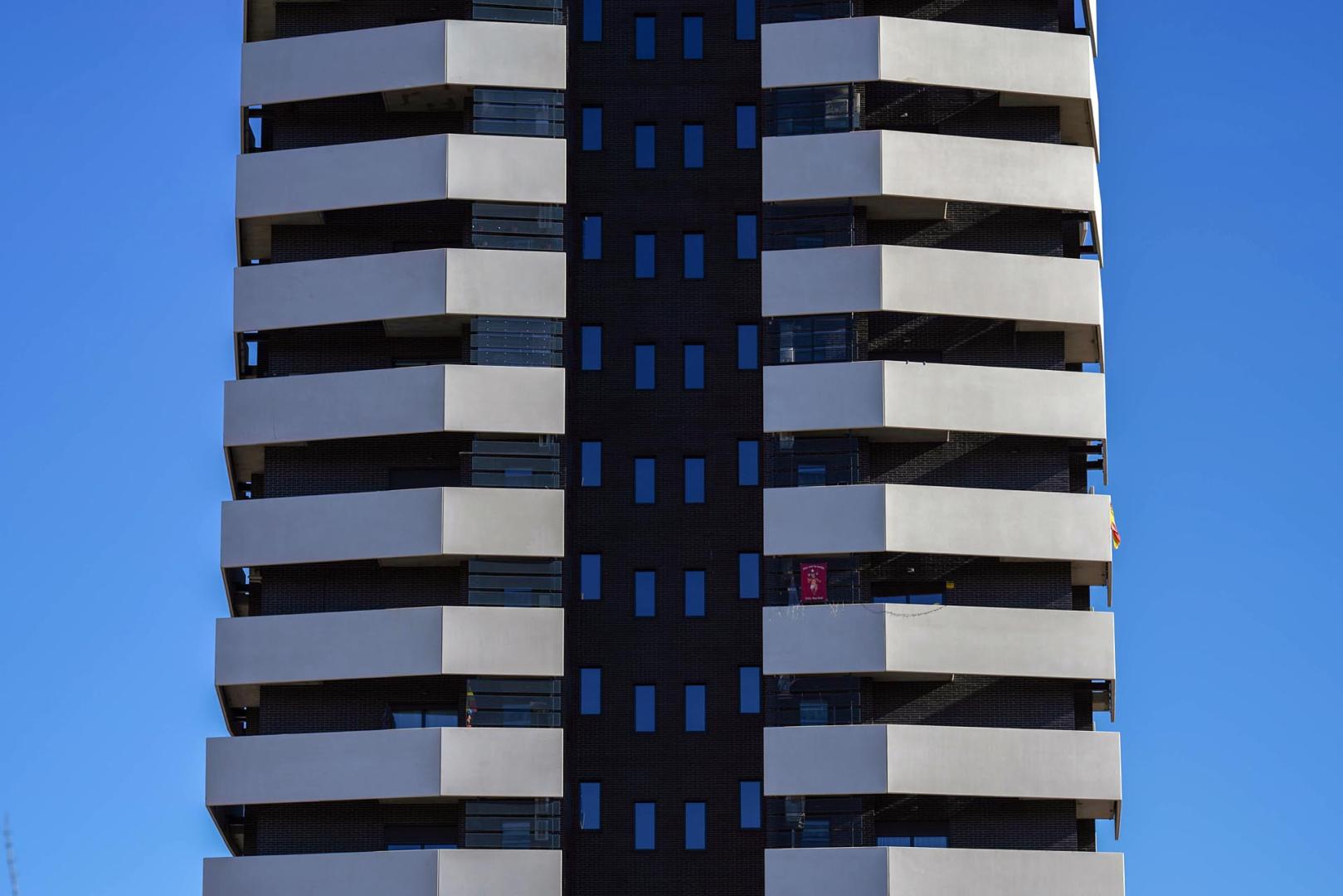 Un bloque de viviendas en una imagen de archivo