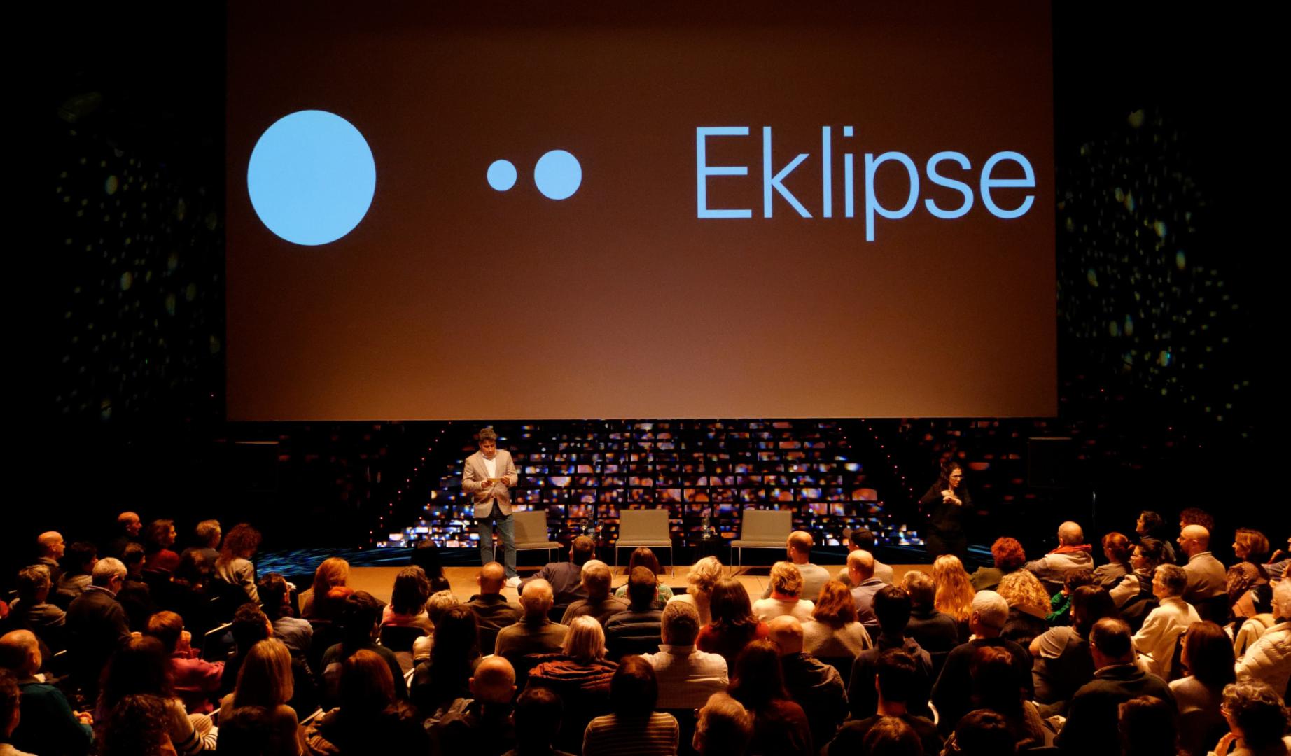 Una de las sesiones sobre el eclipse celebrada en los últimos meses