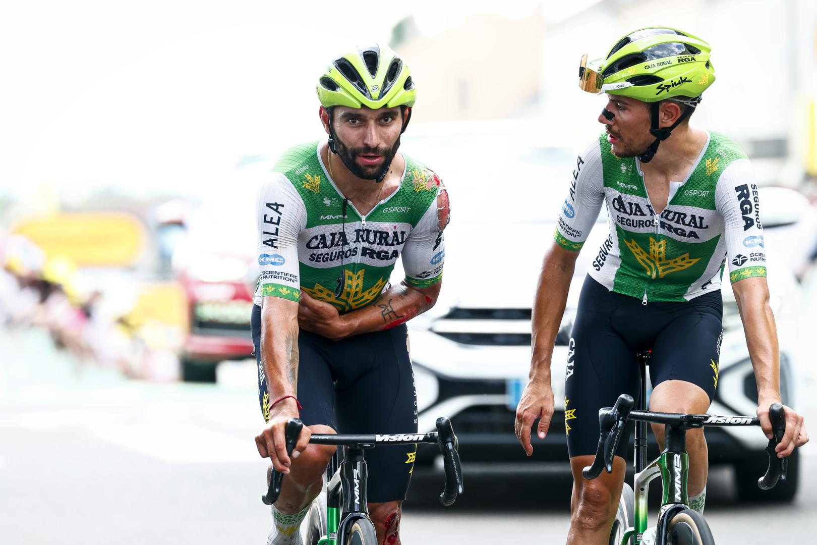 Fernando Gaviria, el día que se fracturó la clavícula en el Tour de Francia.