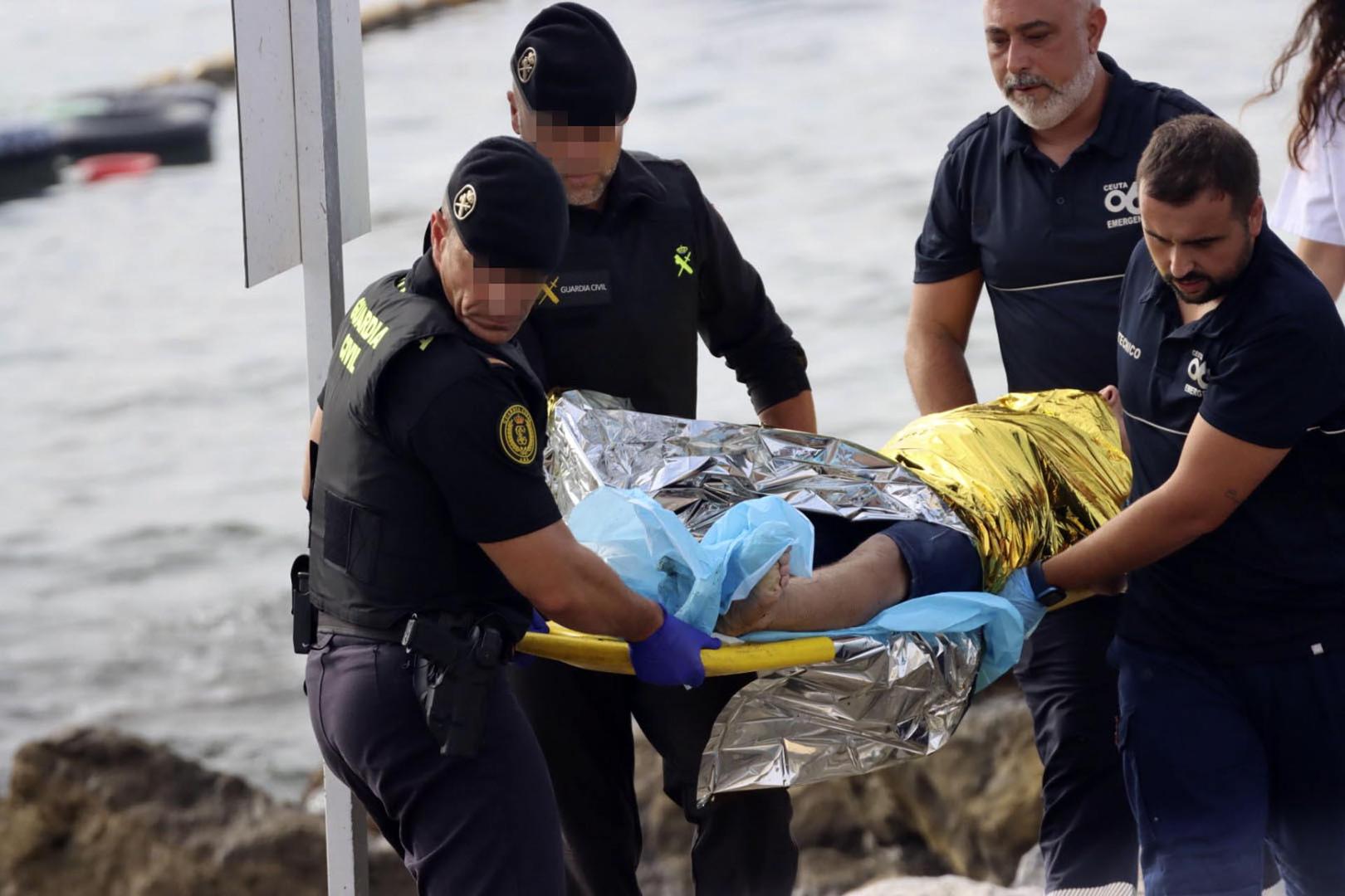 Fotos de la llegada de inmigrantes a la costa de Ceuta