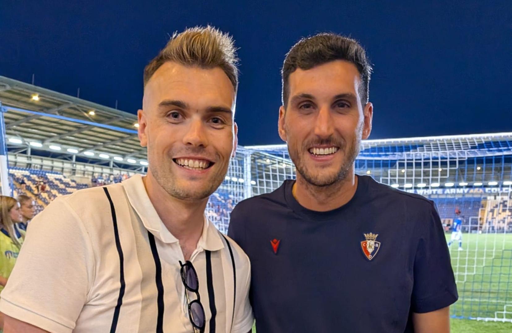 Henry Chard se fotografió con Sergio Herrera tras el partido