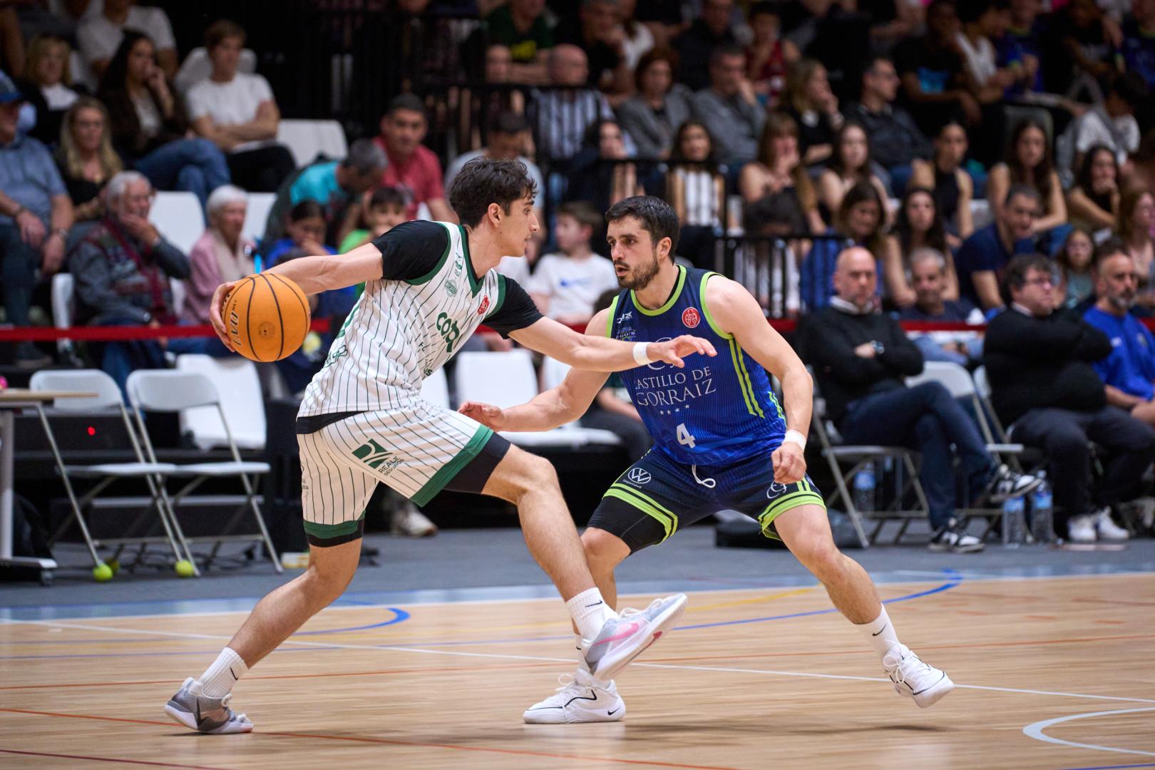 Álex Calvo la pasada temporada, lleva siete en el Valle de Egüés