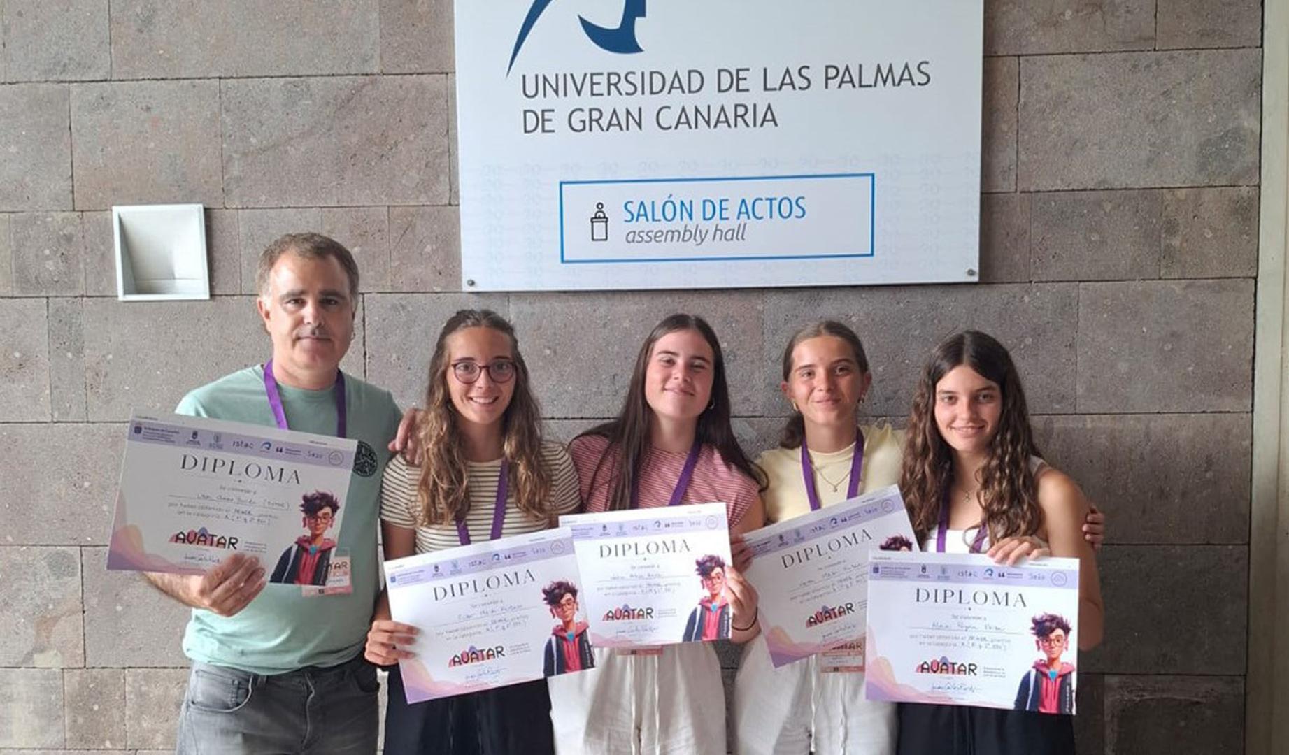 Equipo ganador del IES Sarriguren BHI. De izq. a dcha.: Unai Olano, Eider Oteiza, Nahia Arbizu, Nerea Oteiza y Alaia Pagola