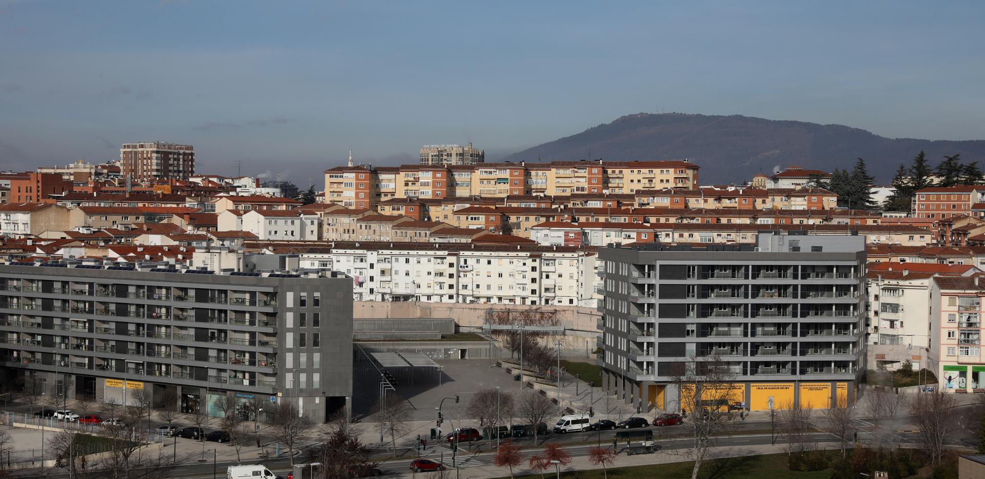 Vista de la plaza Xavier Mina, desde donde los vecinos de Arrosadía piden ayuda