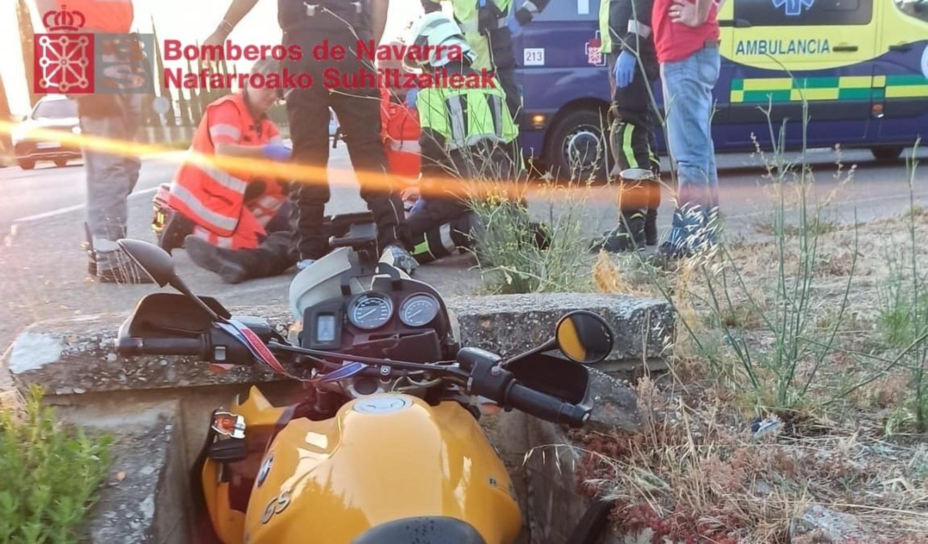 Herido un motorista al caer a una acequia en Olite