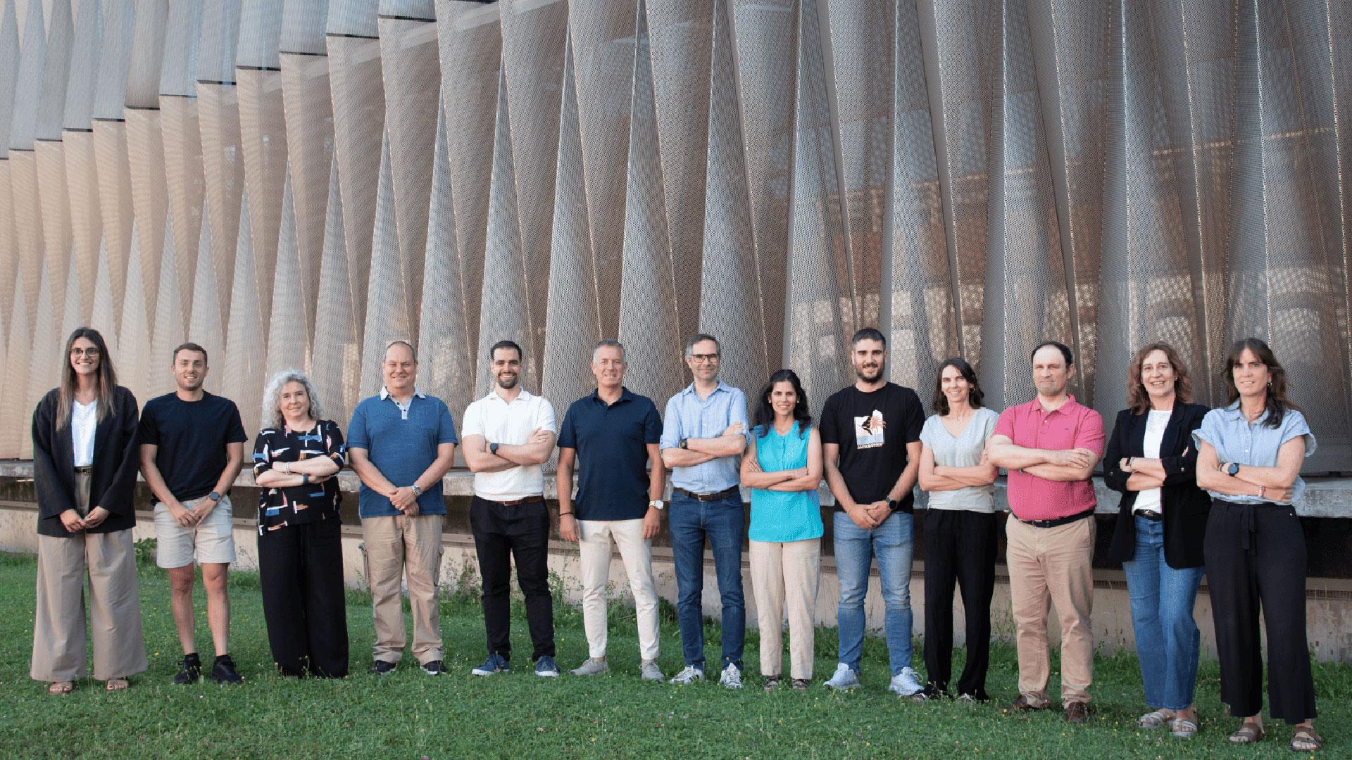 Investigadores de todas las entidades que han formado parte del proyecto: Navarrabiomed-Fundación Miguel Servet, Hospital Universitario de Navarra, Cima Universidad de Navarra, el centro tecnológico NAITEC, las empresas Lorpeland y 540, ADItech, acompañados por los técnicos de CEIN y de Gobierno de Navarra