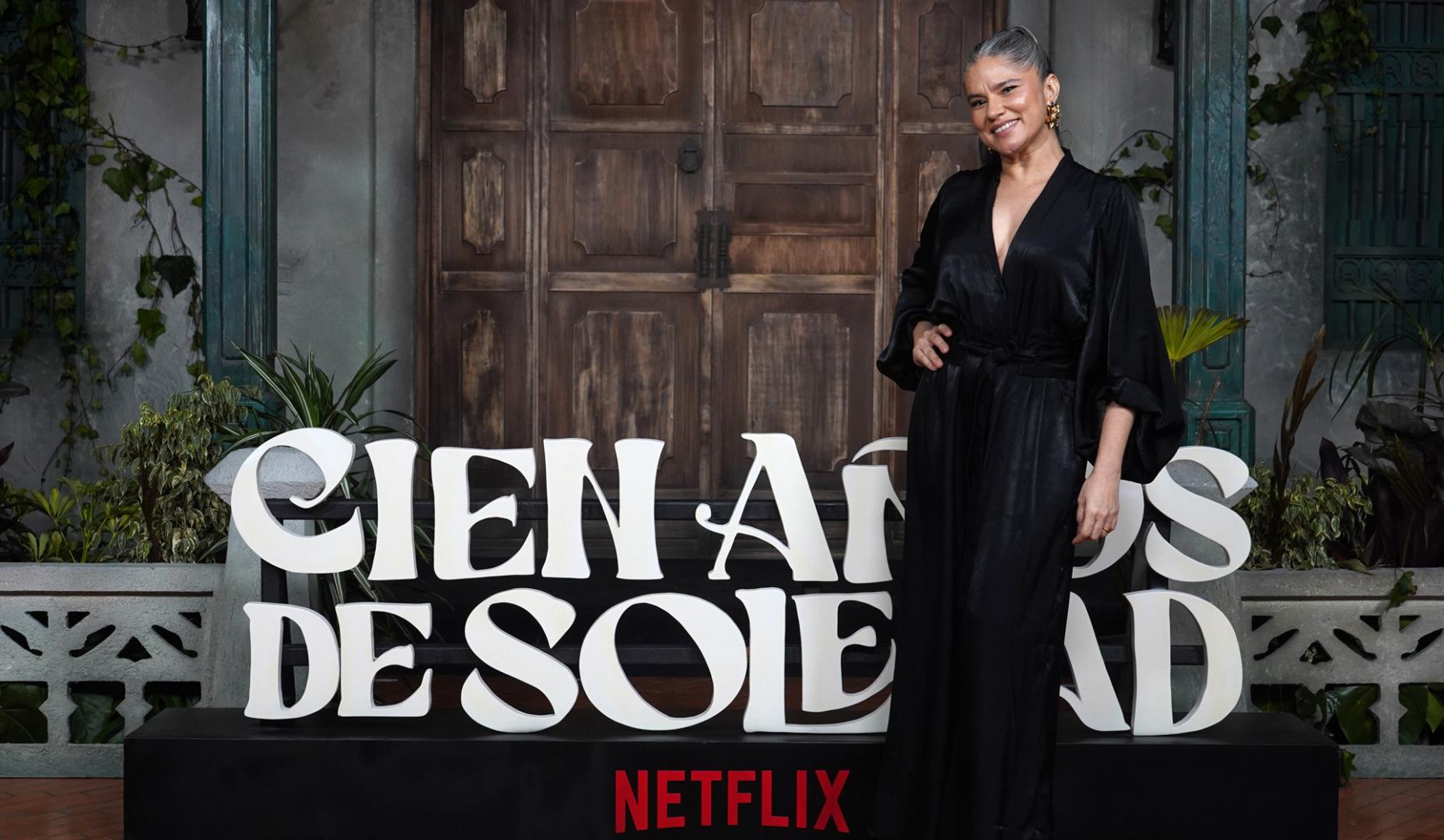 La actriz Marleyda Soto posa durante la alfombra roja de la serie de Netflix 'Cien Años de Soledad'