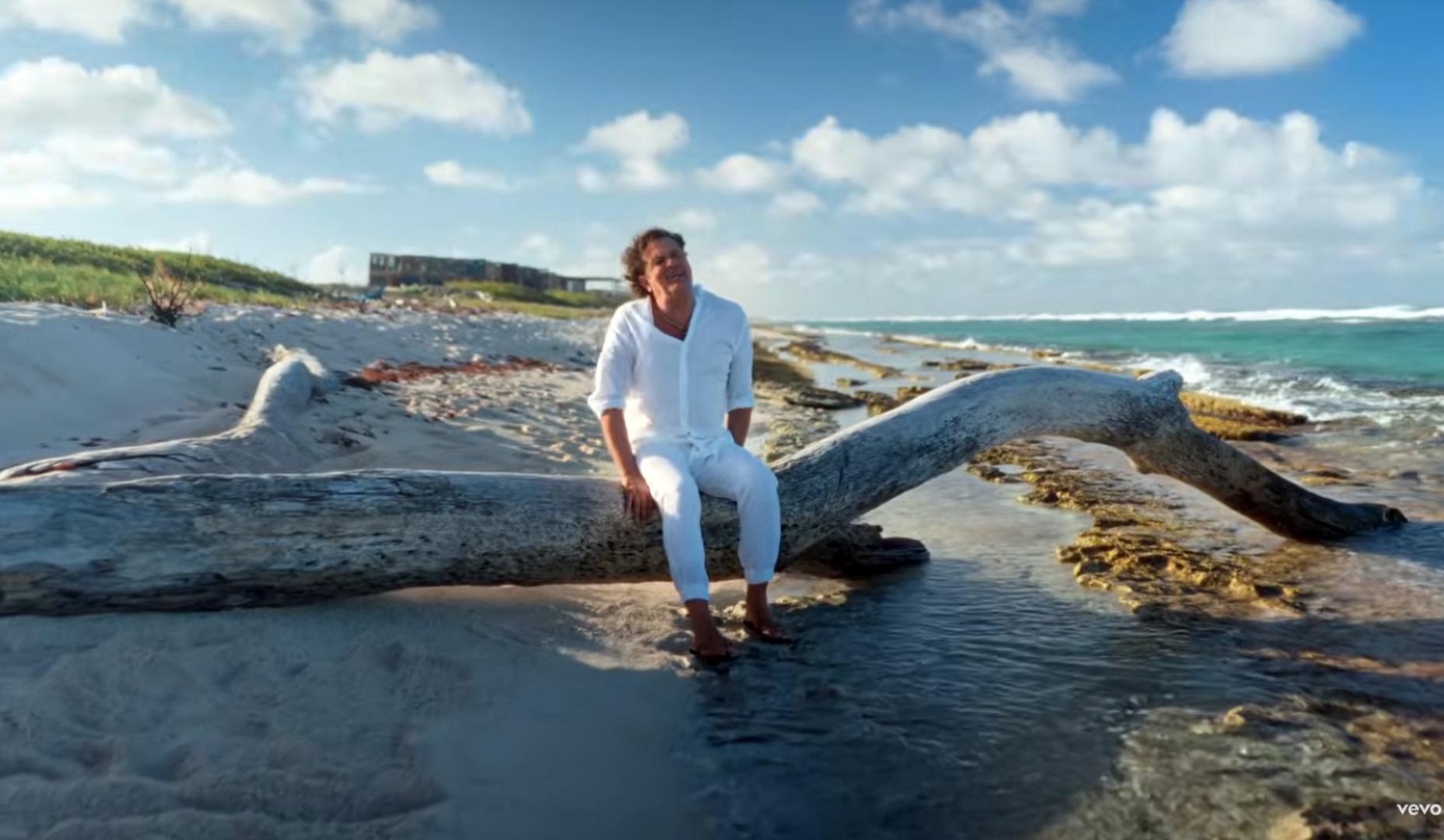 Carlos Vives, en uno de los momentos del videoclip