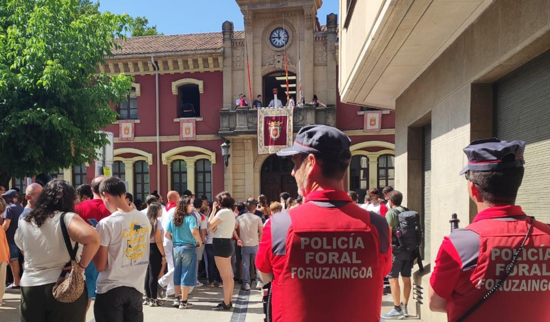 Agentes de la Policía Foral durante las fiestas de Estella